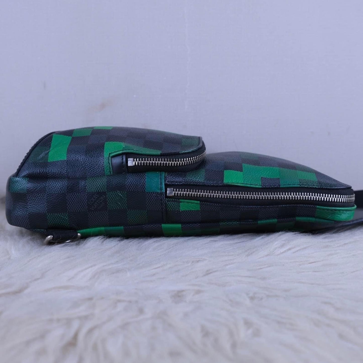 Avenue Sling Damier Graphite Green Pixel -Year 2018