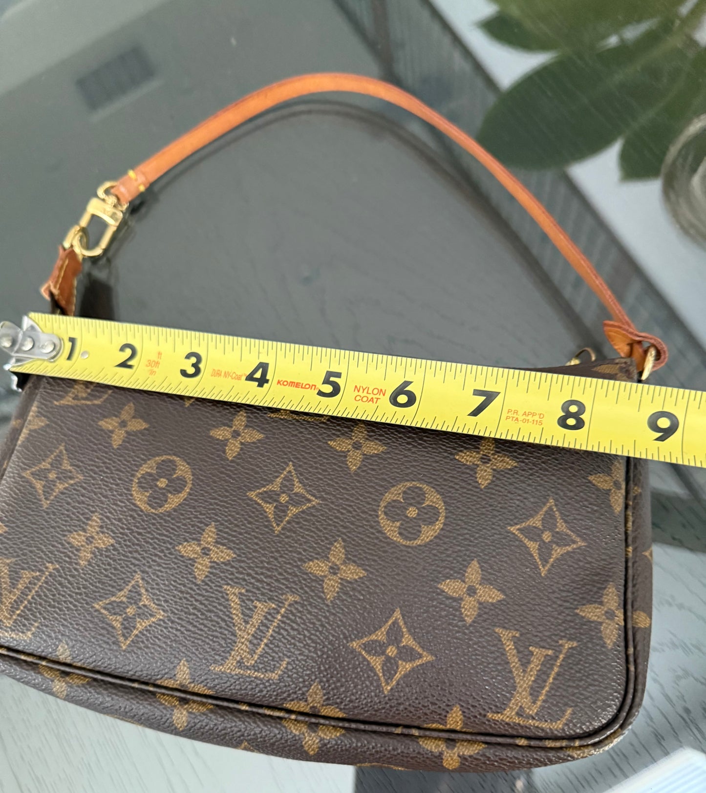 Pochette Accessories - ๐
Year: 2000