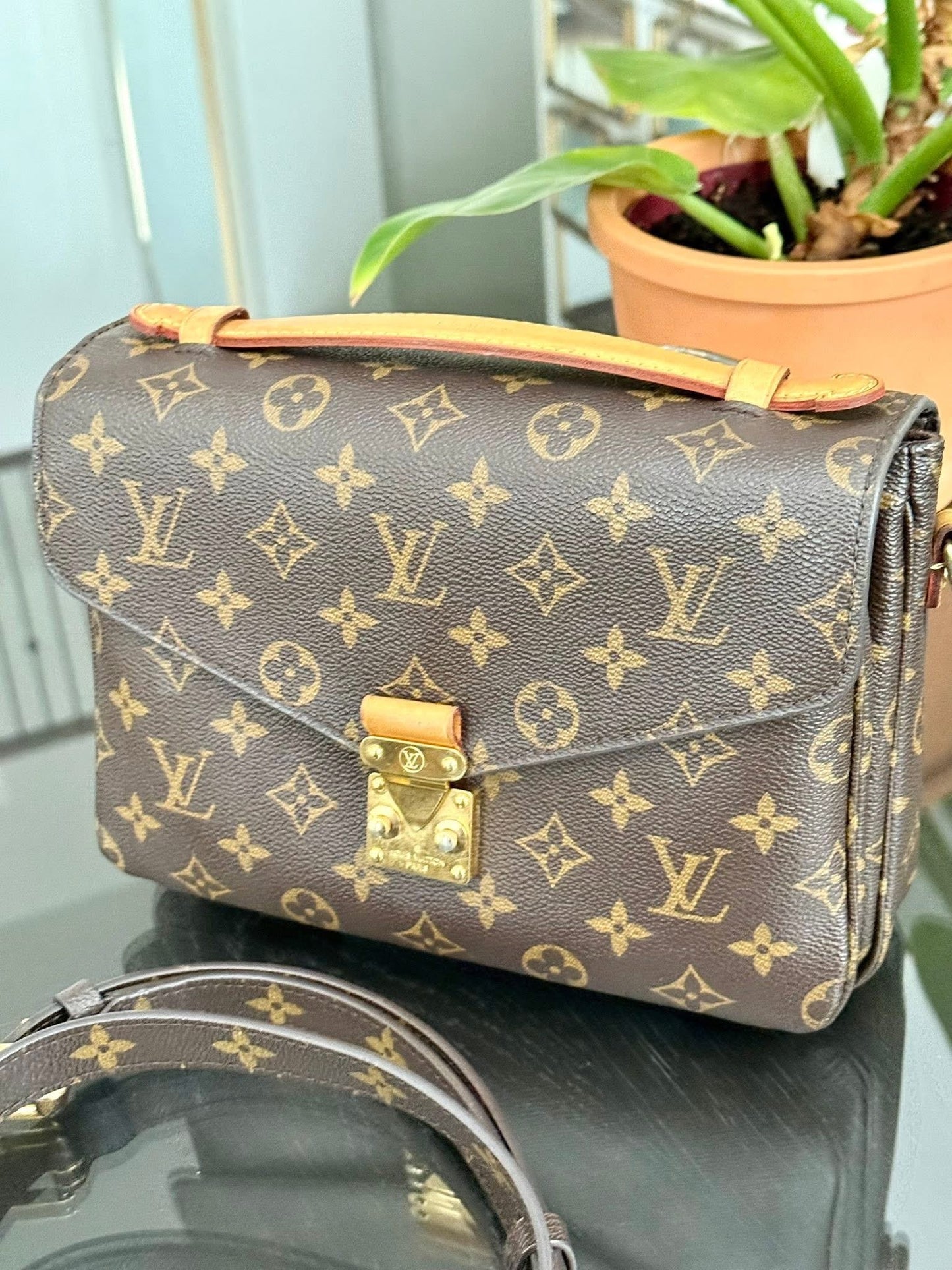 Pochette Metis in Monogram with Box, Dustbag, Insert organizer and Paper bag ๐๏ธ Year 2014