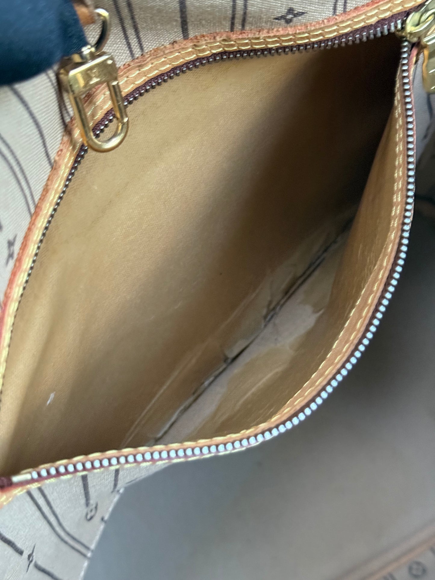 Neverfull MM with Dustbag and Insert Organizer 🗓️ Year: 2008