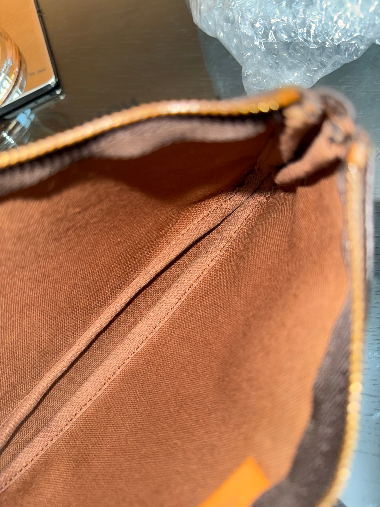 Sac Shopping Pouch with Generic Gold Strap