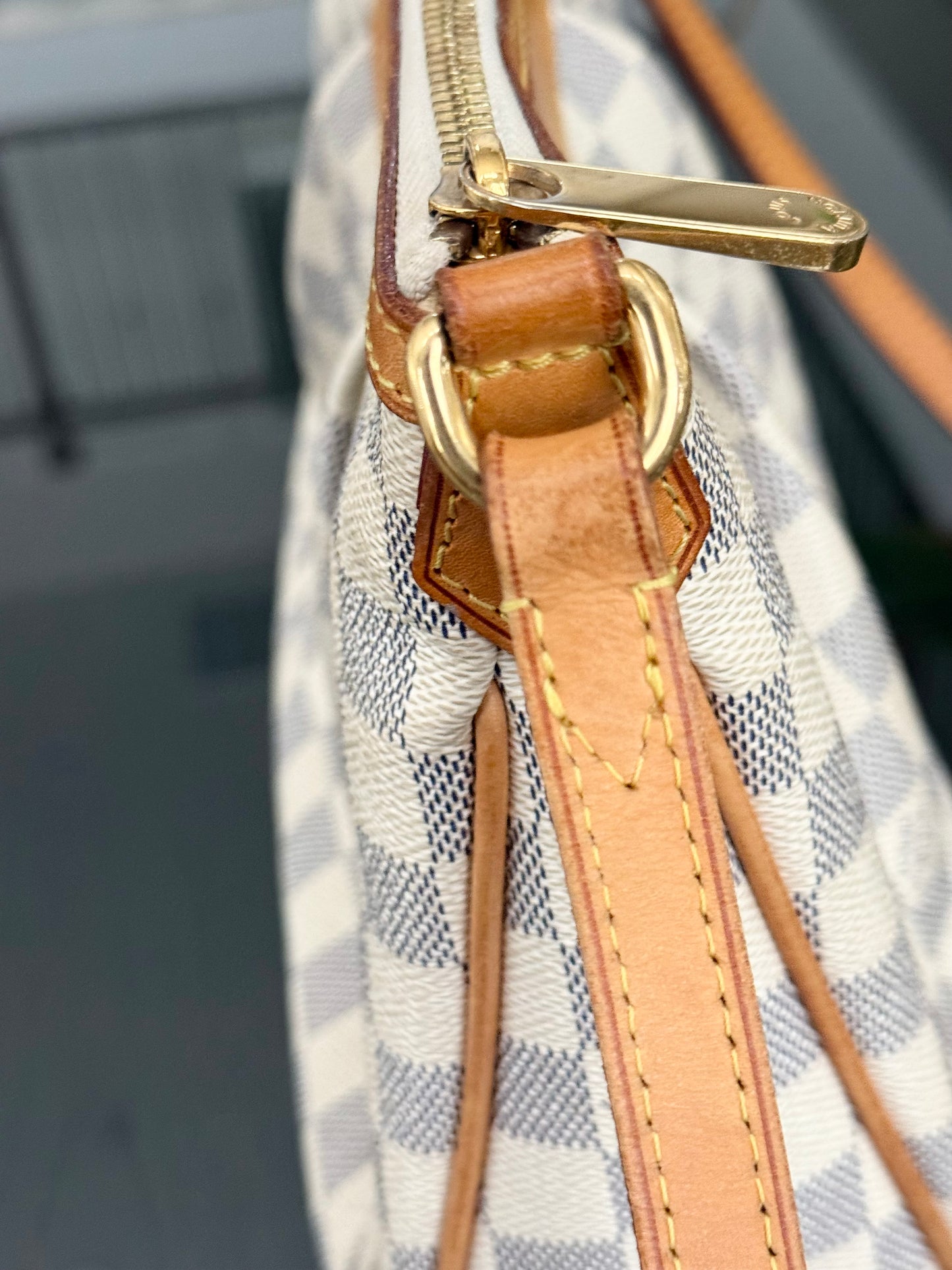 Siracusa PM Crossbody - ๐
Year: 2011