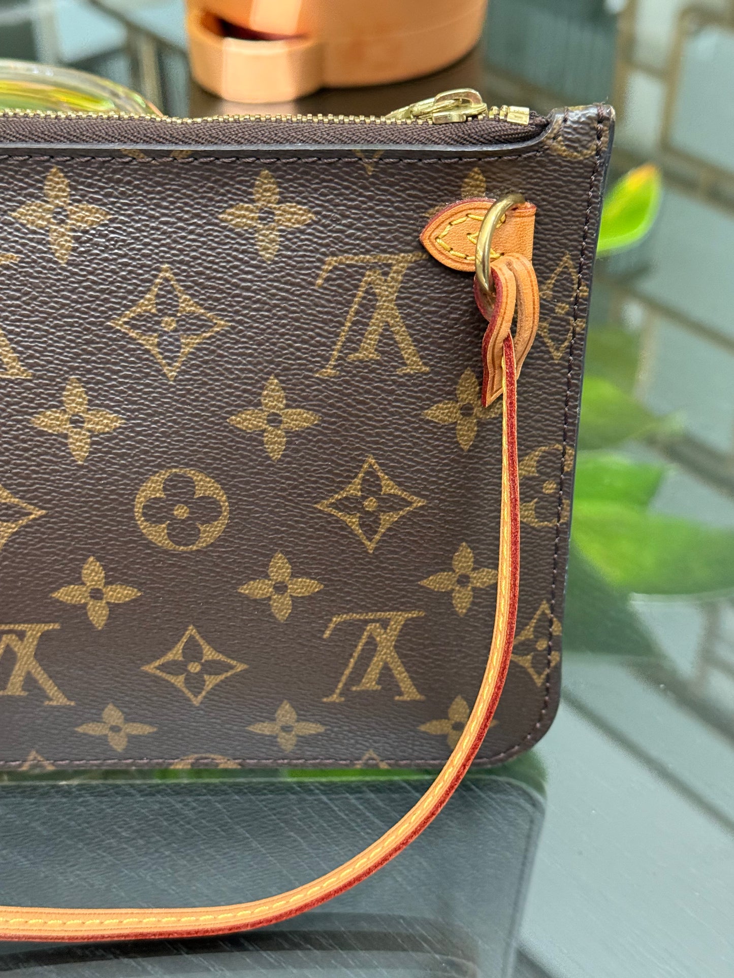 Neverfull MM Pouch-🗓️ Year: 2016