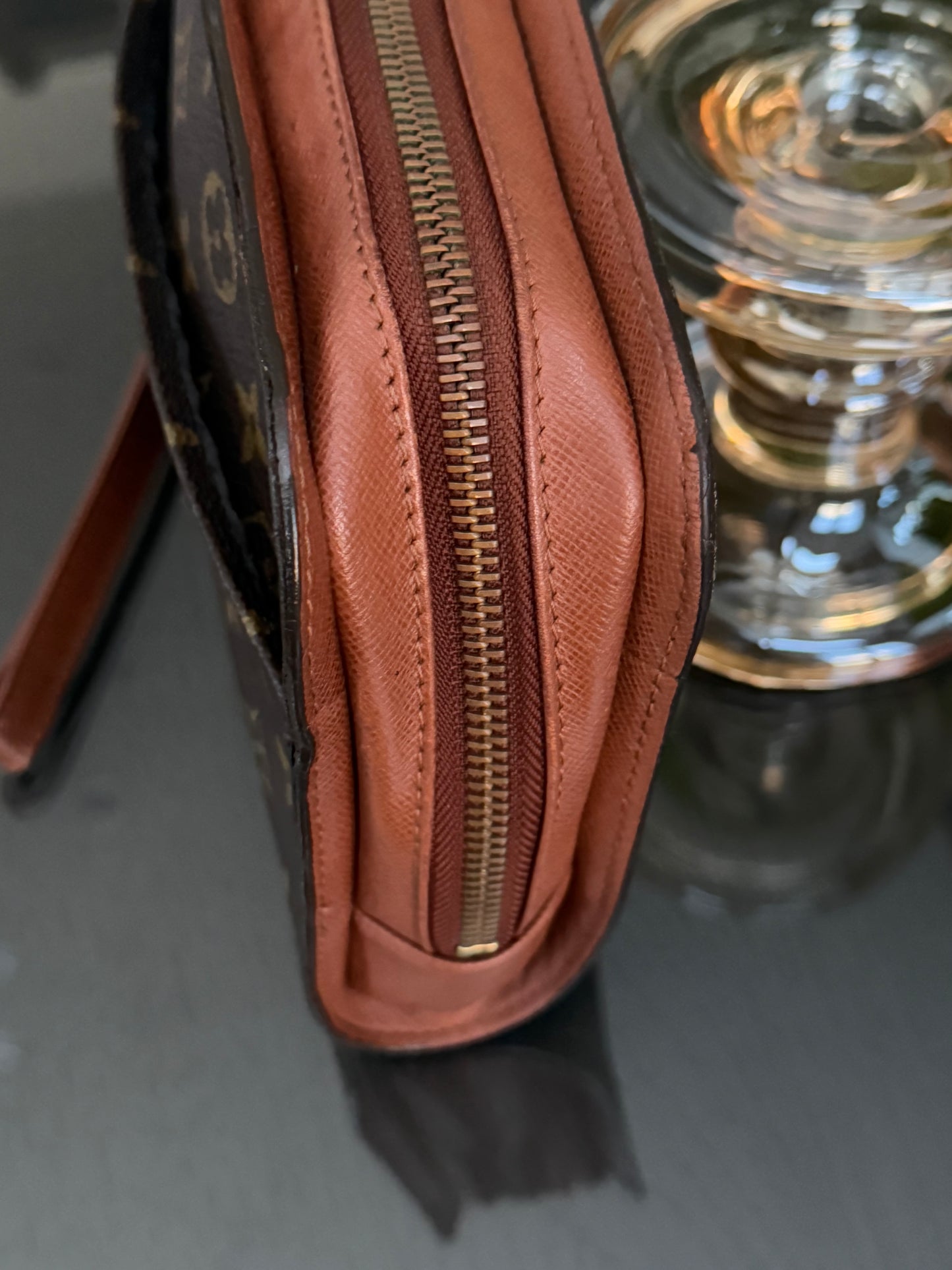 Orsay Clutch
๐๏ธ Year: 1998