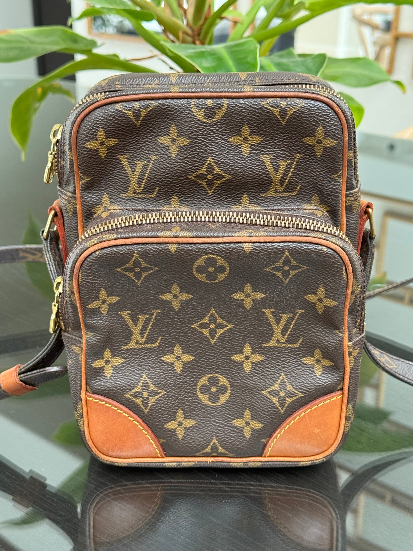 Amazon Crossbody Bag -Year: 1999