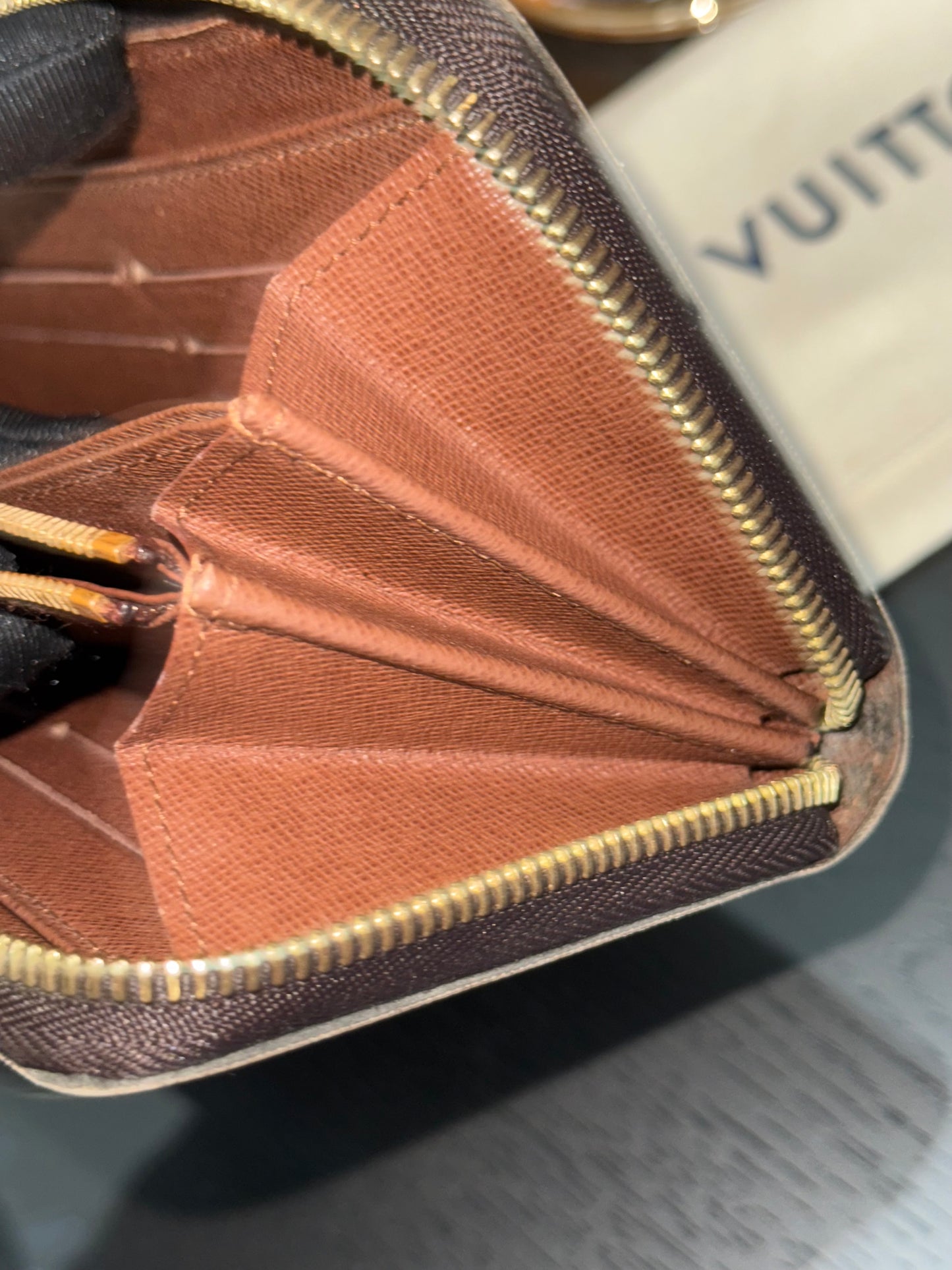Zippy Long Wallet in Monogram with Dustbag and Box π
Year: 2009