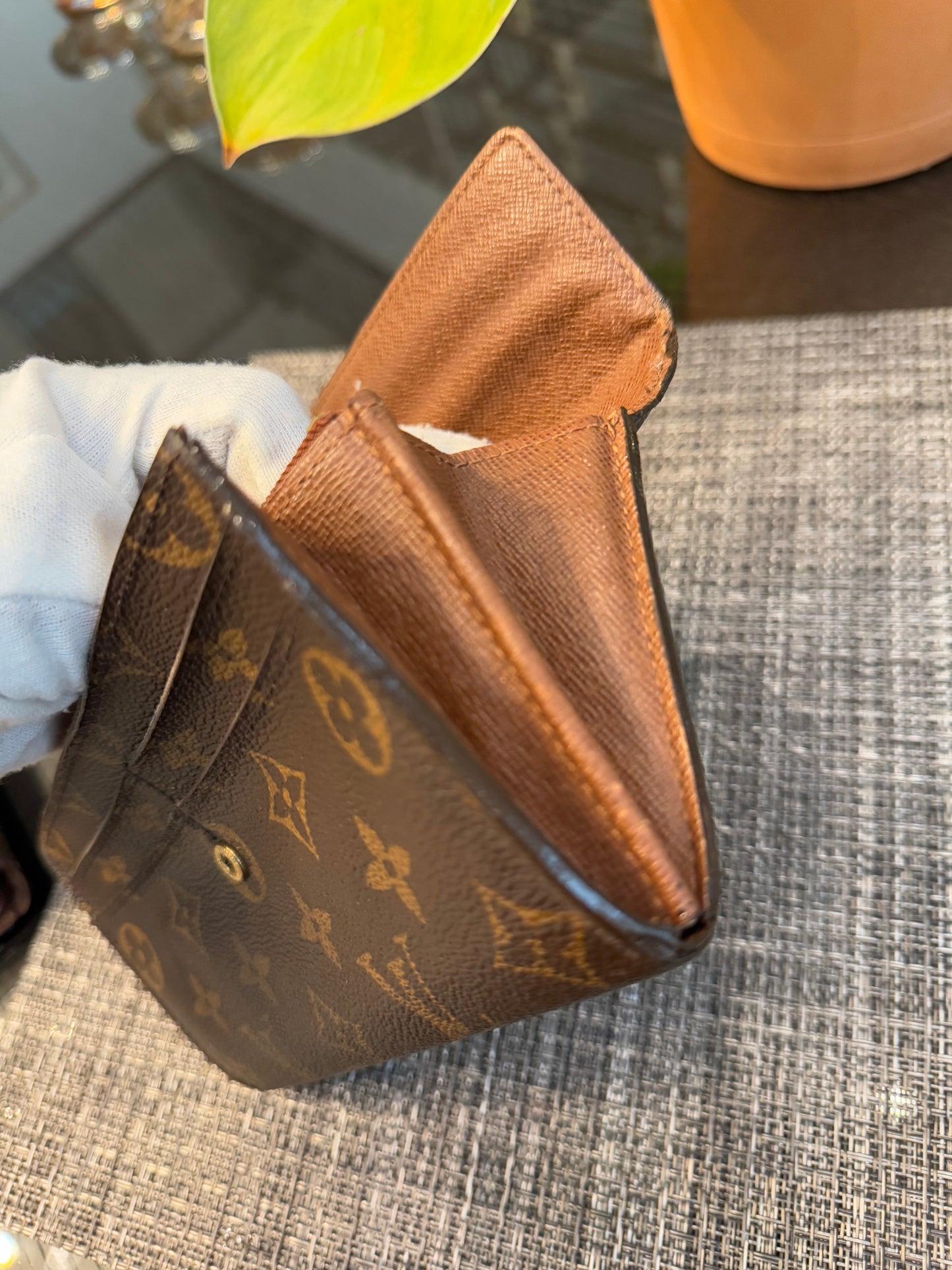 Sarah Wallet in Monogram with 10 Cardholders - ๐
Year: 2010