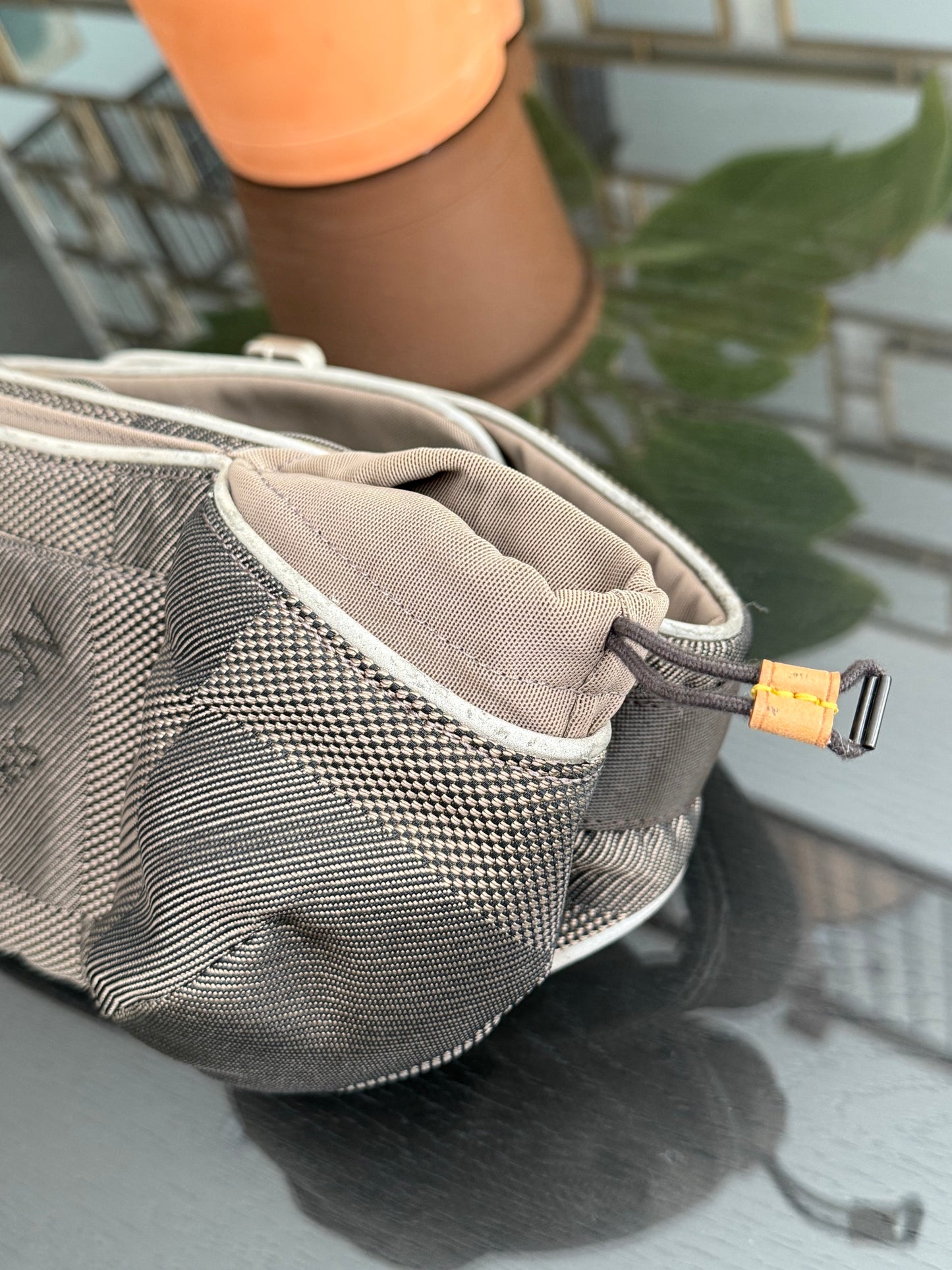 Damier Geant Ceinture Jogging Waist Bag -🗓️ Year: 2004