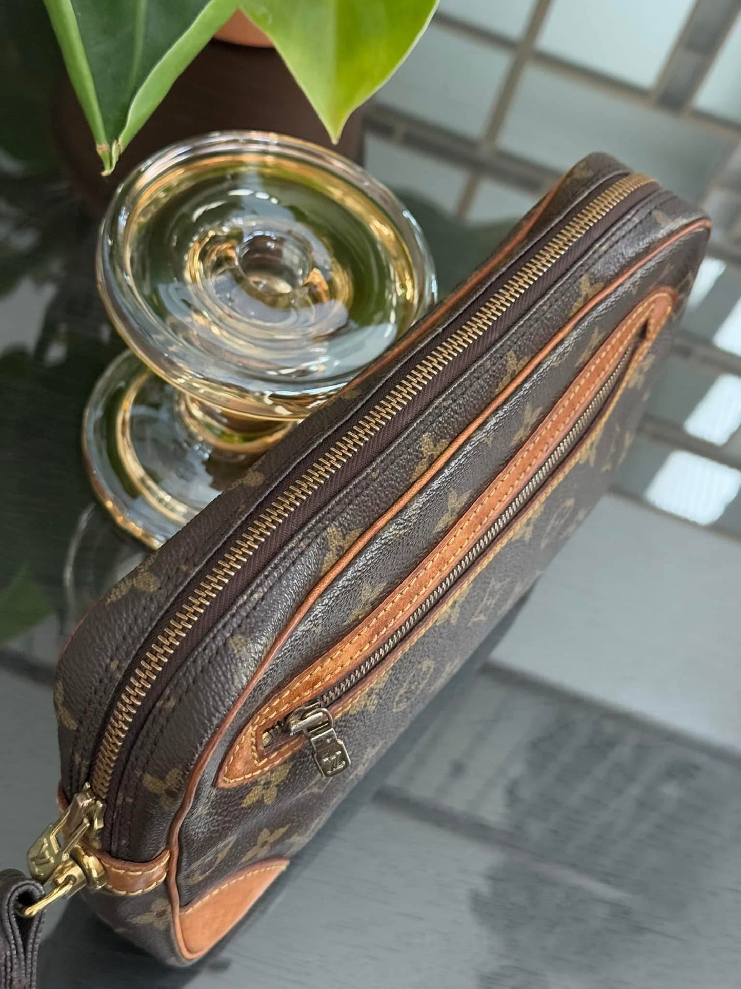 Marley Dragonne Clutch
๐๏ธ Year: 1986