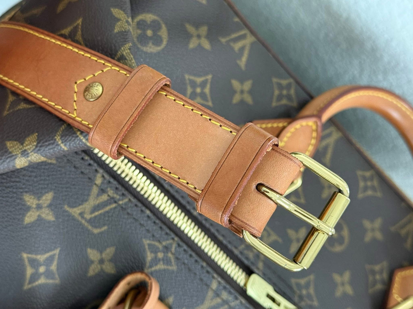 Cruiser 45 with Luggage tag and poignet -ποΈ Year: 2001