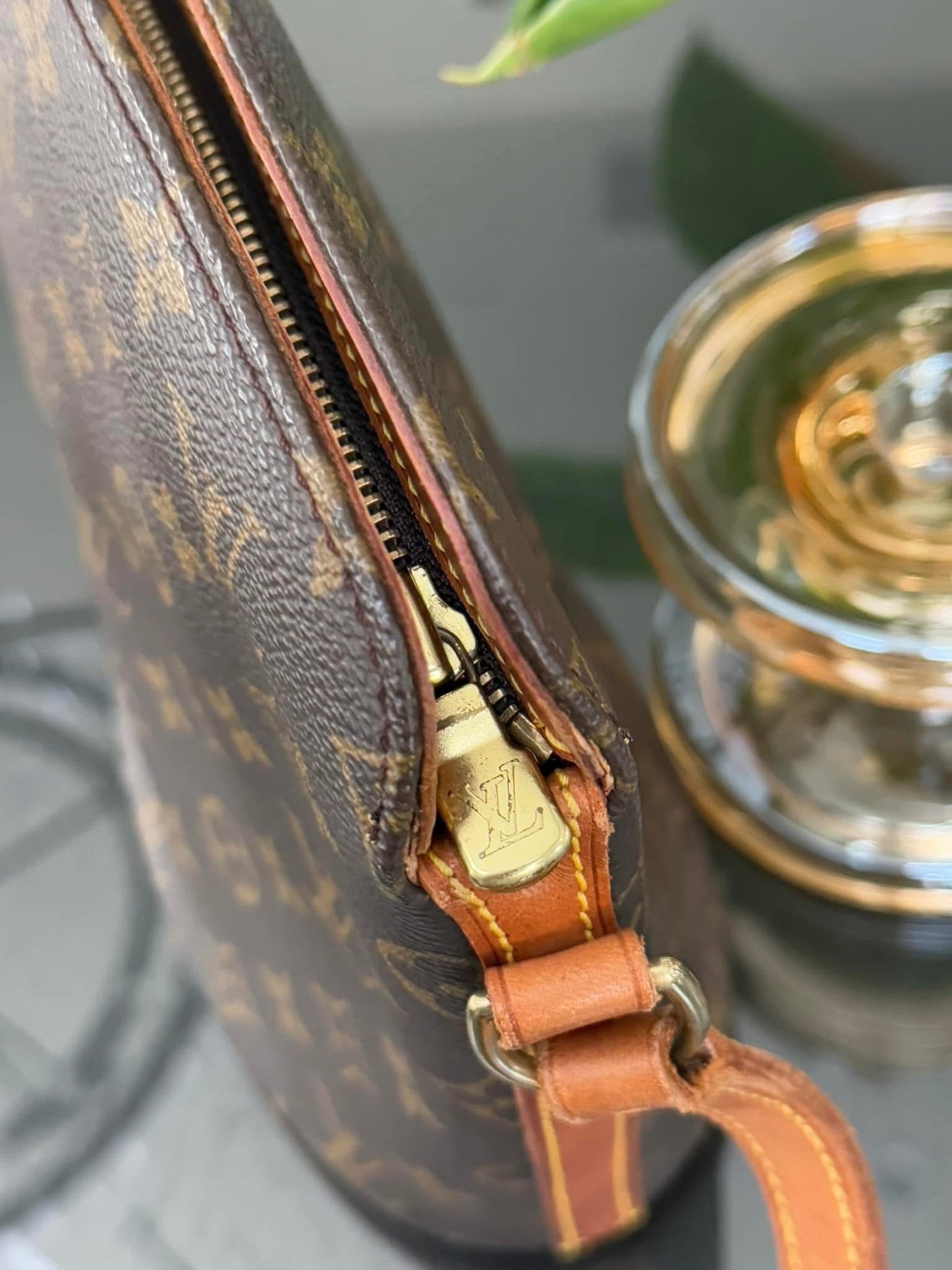 Drouot Crossbody
π
Year: 2001