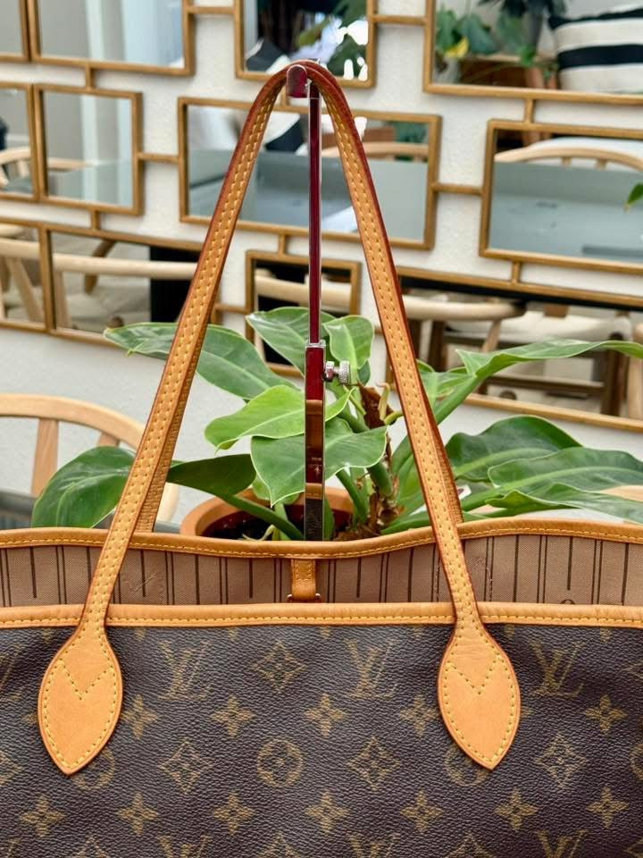 Neverfull MM with Dustbag π
Year: 2007