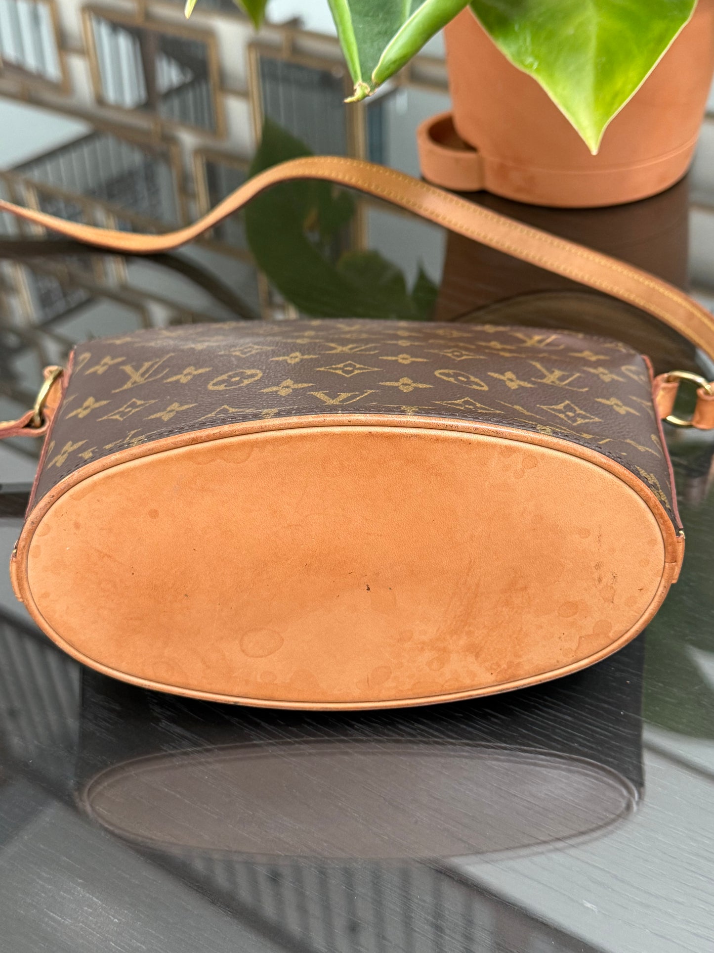 Drouot Crossbody
π
Year: 1996