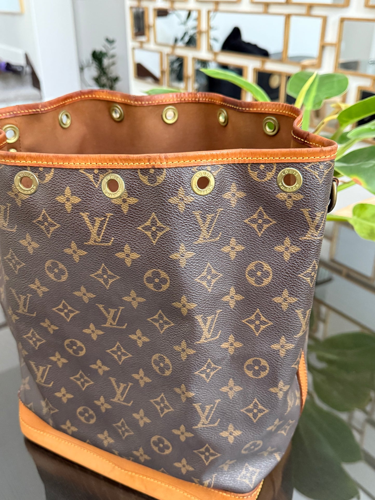 Noe GM in Monogram -๐๏ธ Year 1989