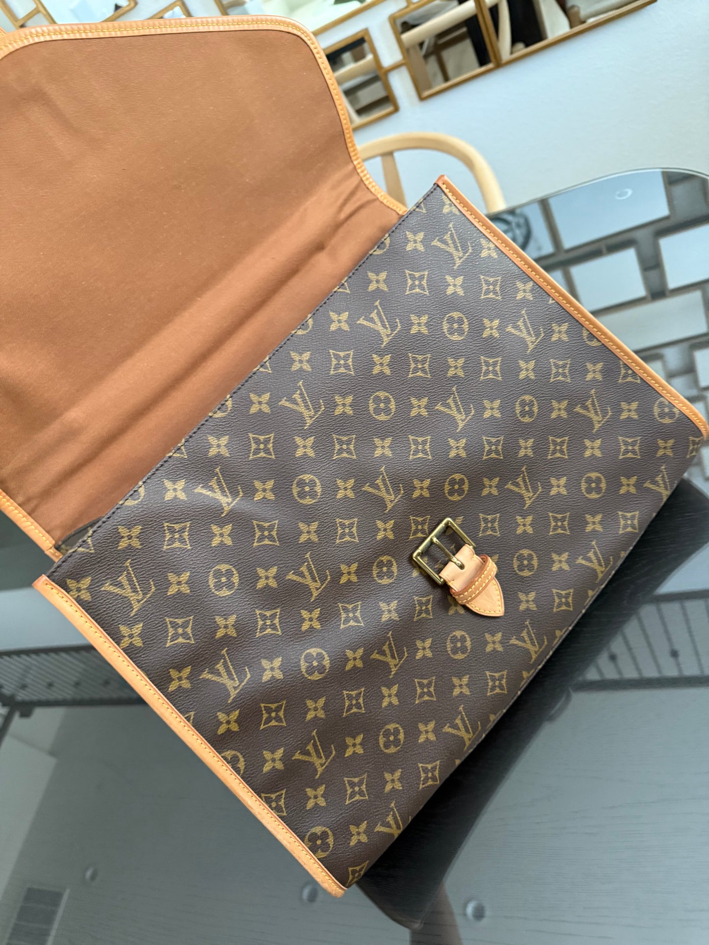Beverly GM Satchel Crossbody - 📅 Year: 1991