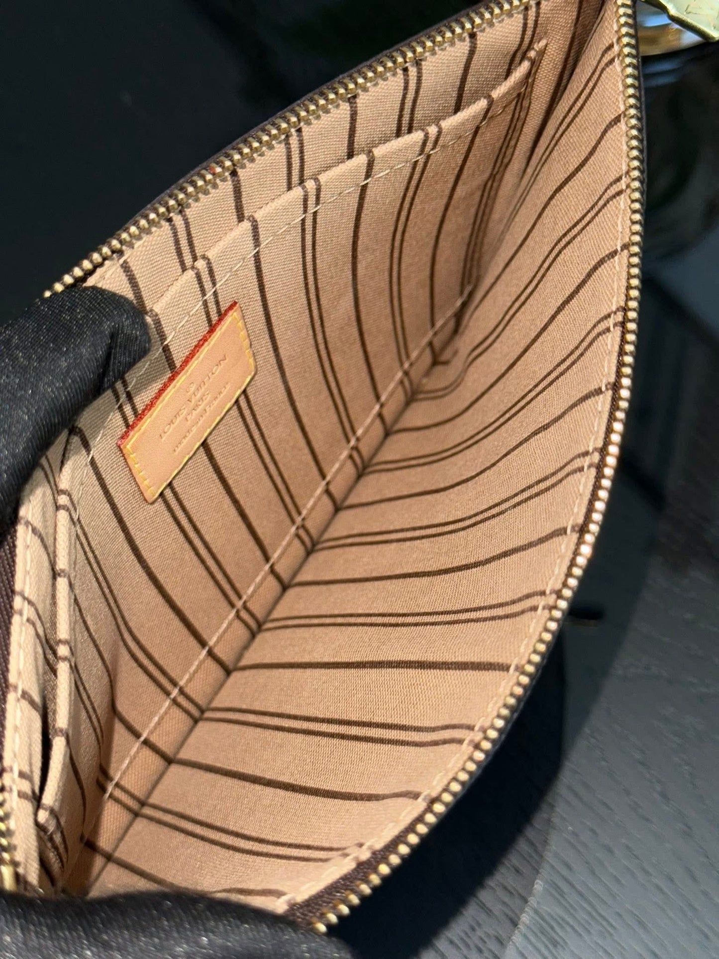Neverfull MM/GM Pouch in beige 🗓️ Year: 2016