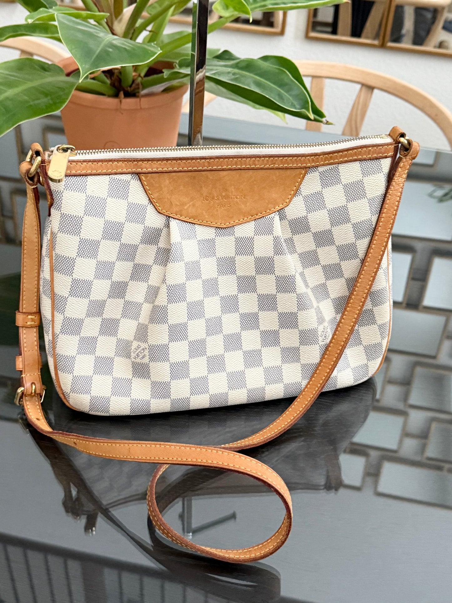Siracusa PM Crossbody - ๐
Year: 2011