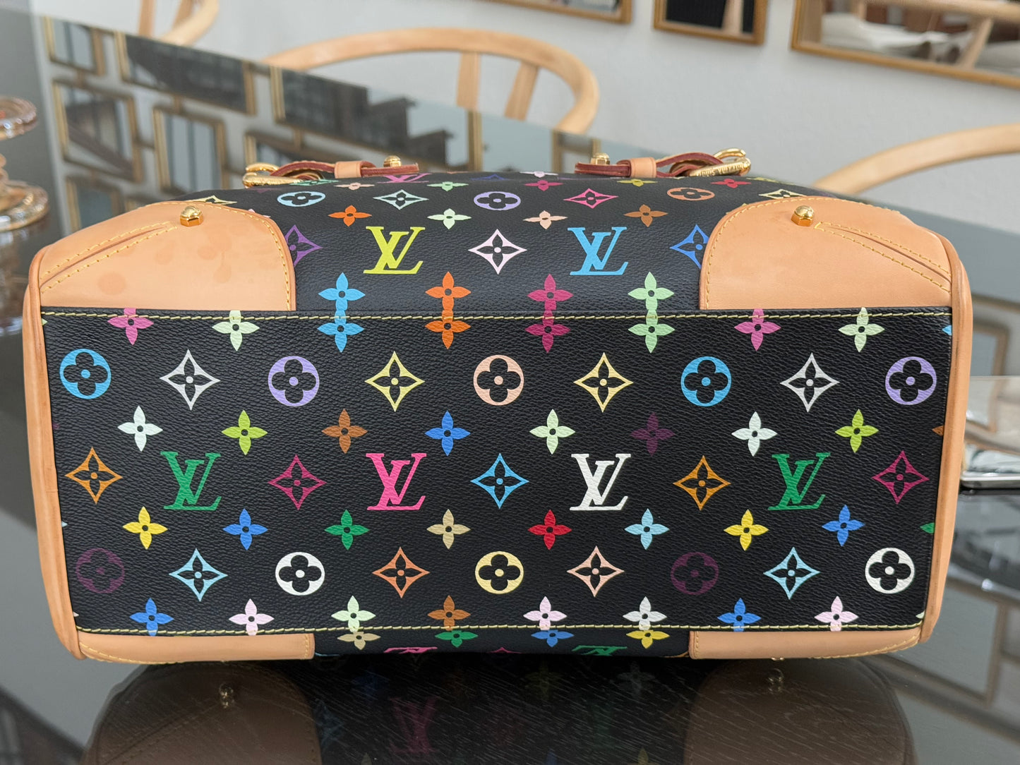 Murakami / Multicolor Claudia with Dustbag π
Year: 2009