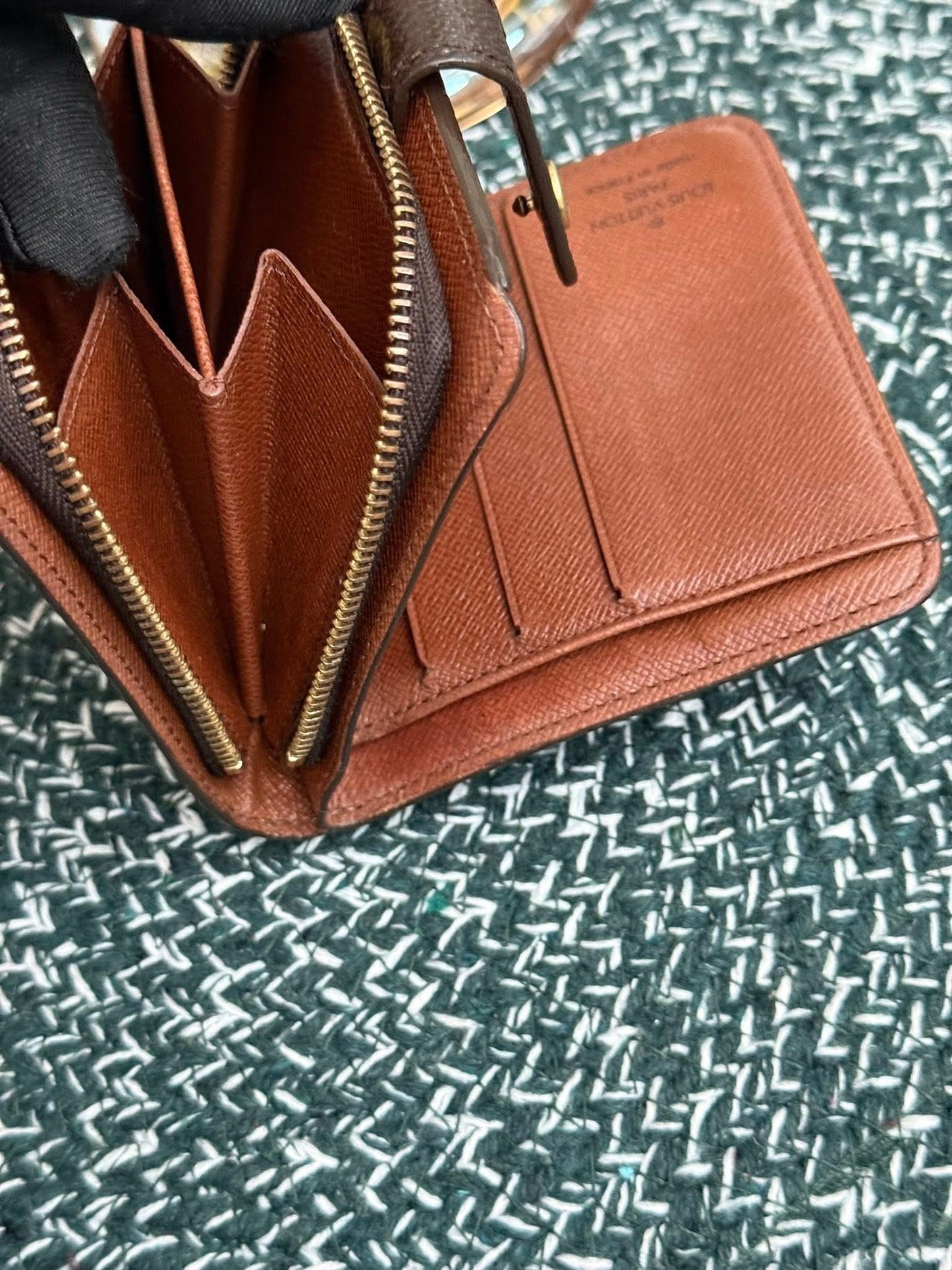 Monogram Zip Around Compact Wallet ๐๏ธ Year: 1999