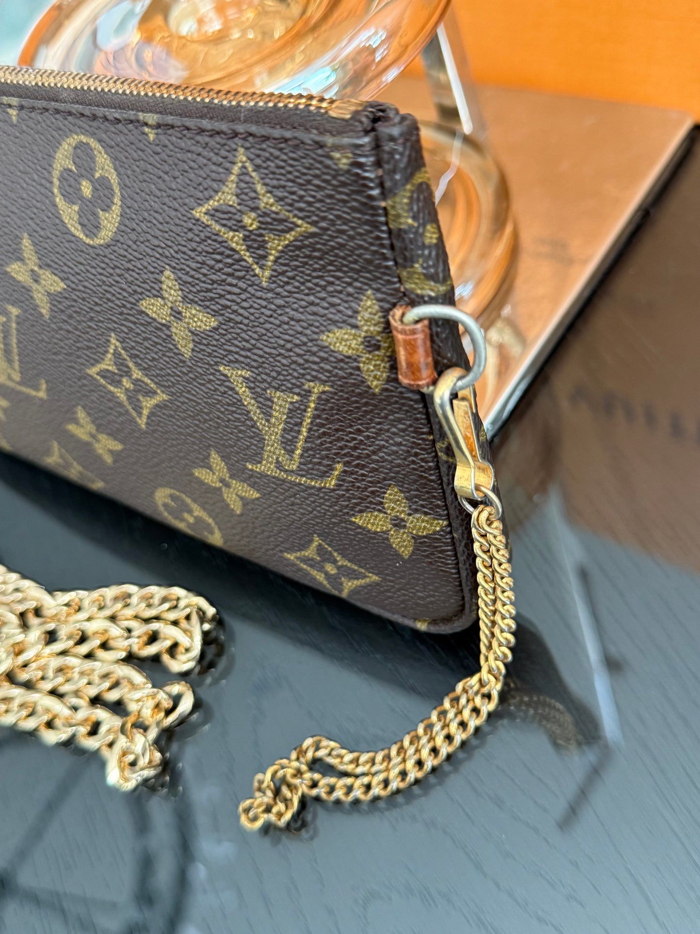 Sac Shopping Pouch with Generic Gold Strap