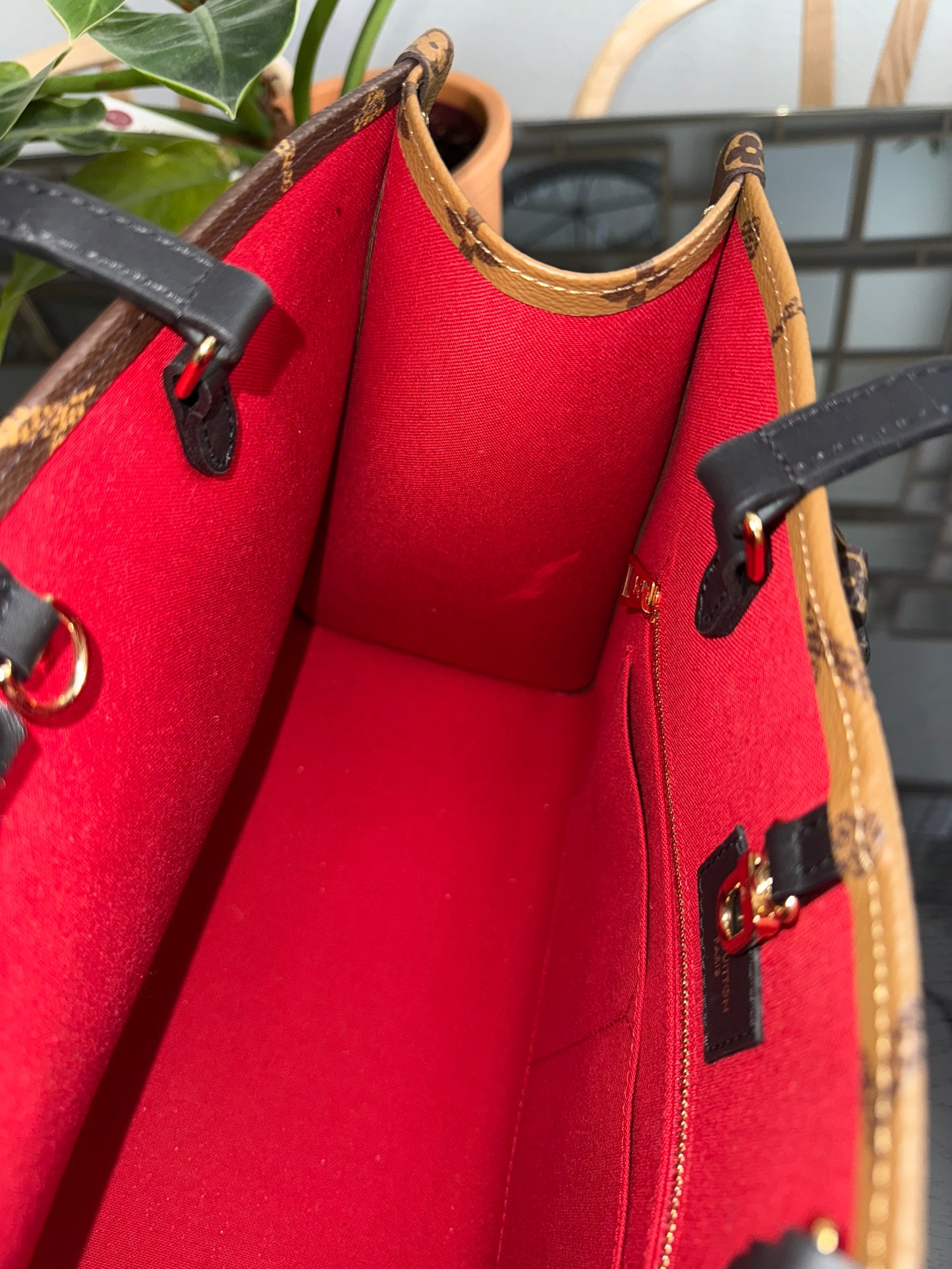On The Go MM in Monogram with Dustbag -Microchip
