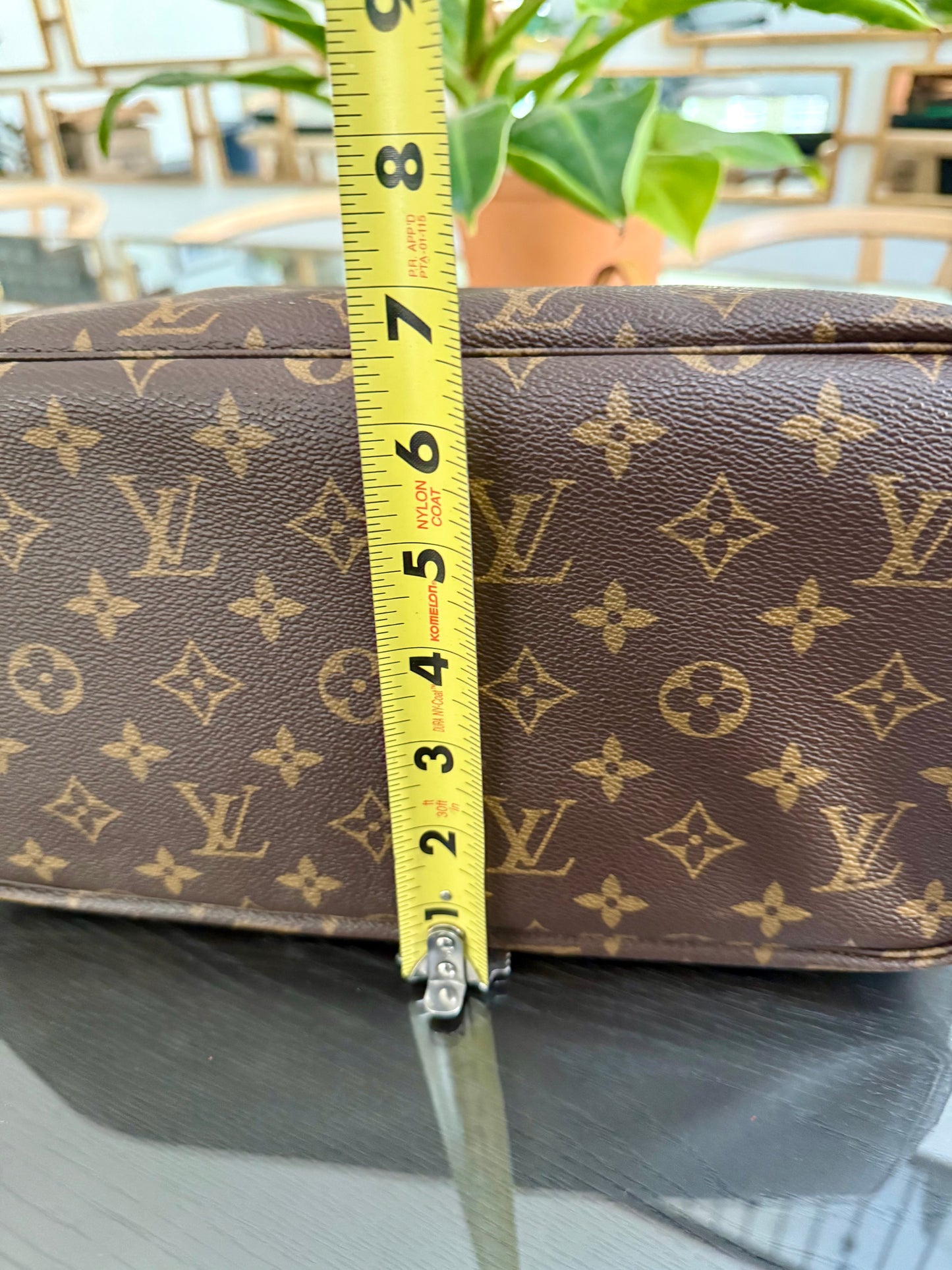 Neverfull MM in Cerise/ Red interior with Dustbag ๐
Year: 2018