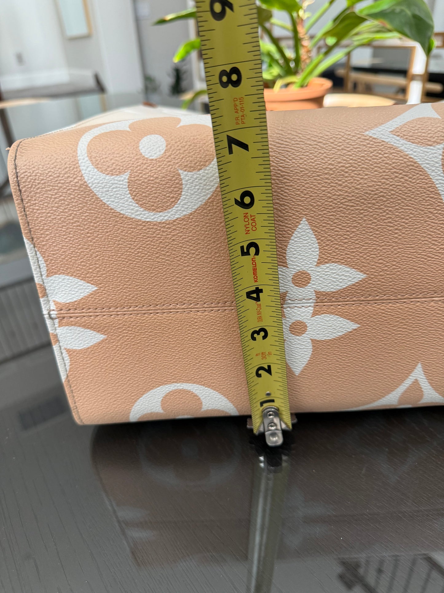 On The Go GM By The Pool in Monogram with Dustbag and Insert Organizer -Microchip