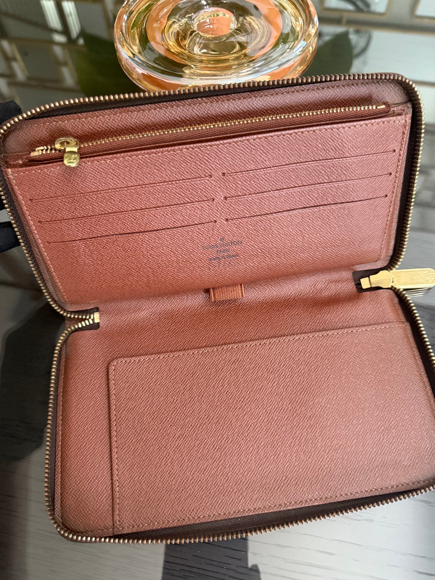 Monogram Zippy Wallet Organizer with box and Paper bag 🗓️ Year: 2017
