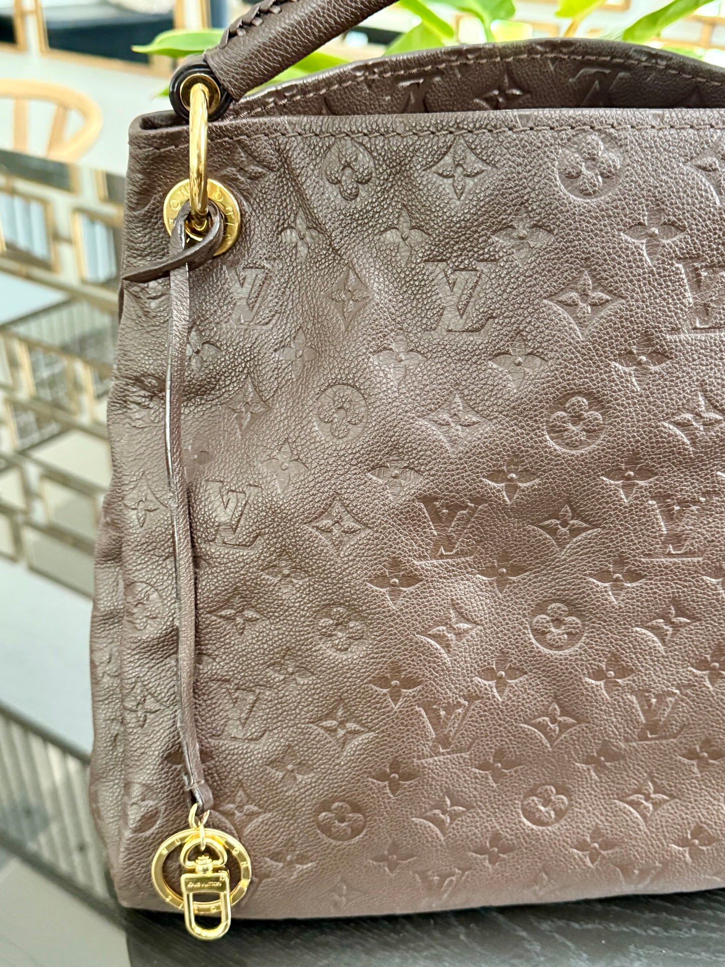 Artsy MM Empriente ( Dark Brown ) with Dustbag and Insert Organizer - ๐
Year: 2012