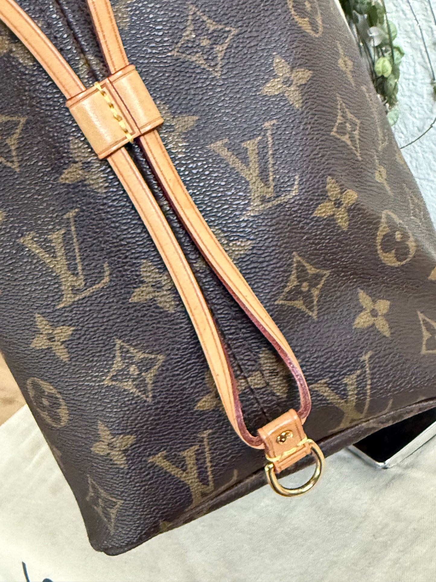 Neverfull MM with Dustbag and Insert Organizer -Year: 2012