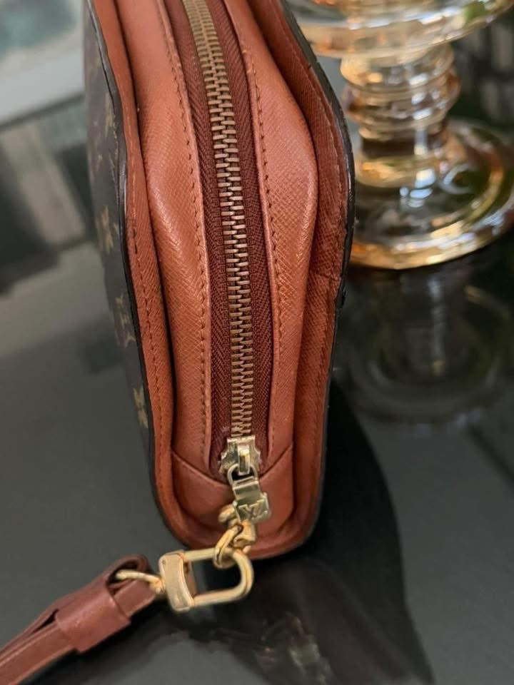 Orsay Clutch -
๐๏ธ Year: 1998