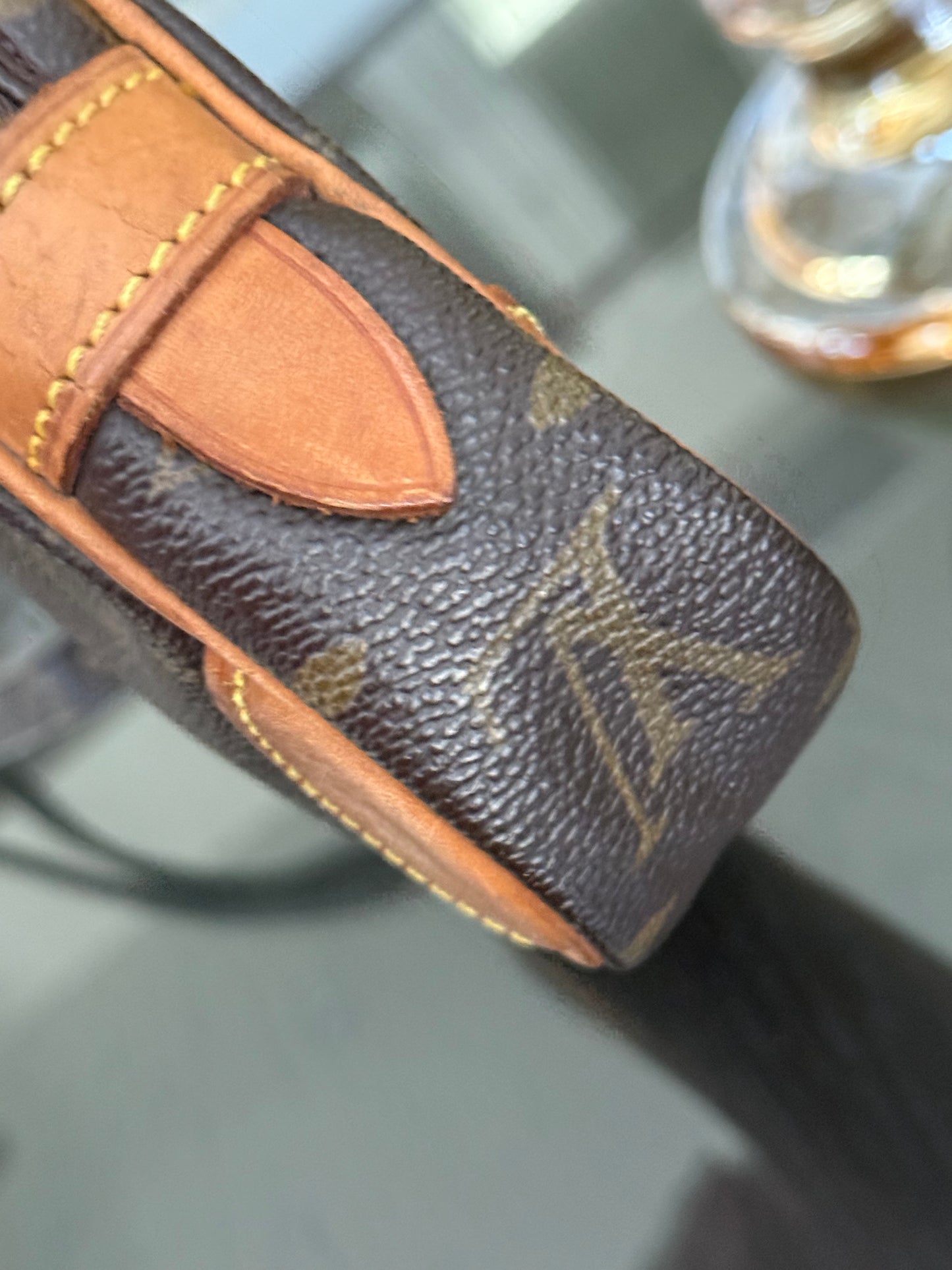 Marly Dragonne PM Clutch
๐๏ธ Year: 1992
