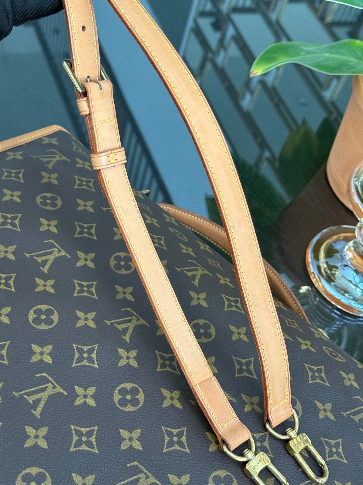 Beverly GM Satchel Crossbody - 📅 Year: 1991