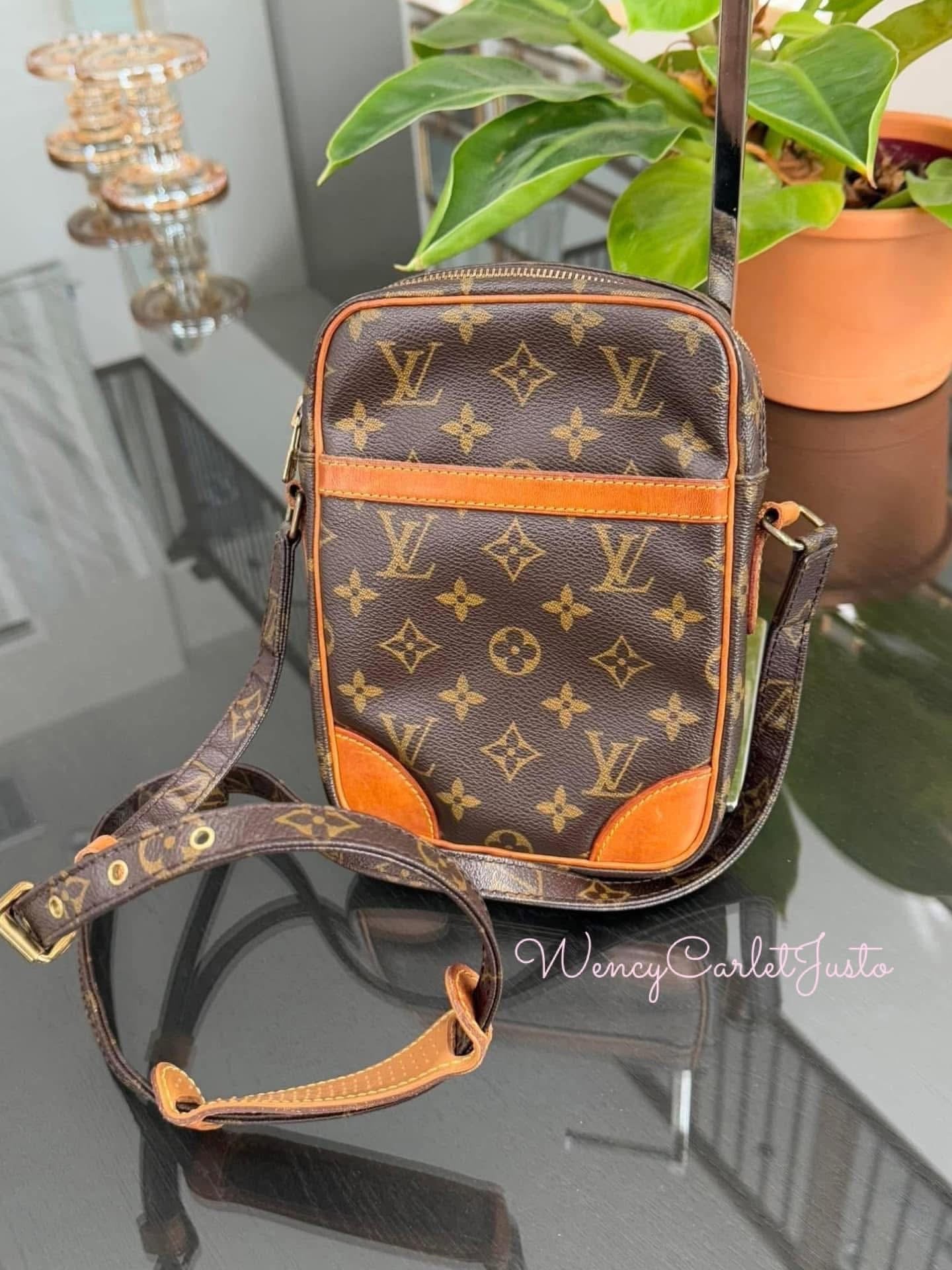 Danube PM Crossbody Bag -๐๏ธ Year: 1989