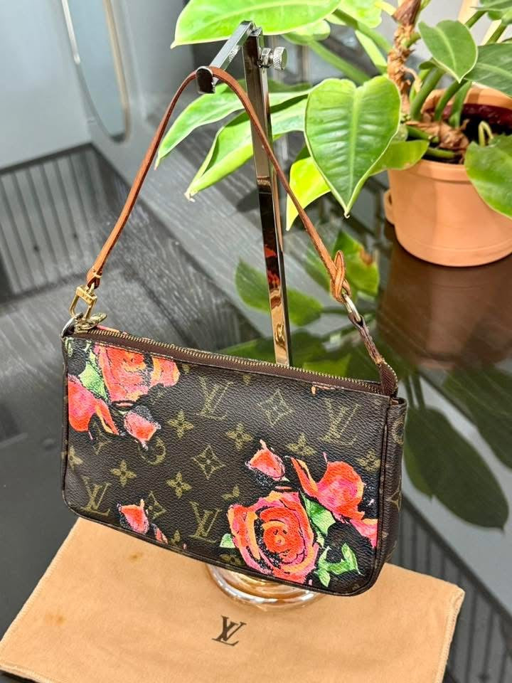 Monogram Roses Pochette Accessories with Dustbag and Paper bag ๐
Year: 2008