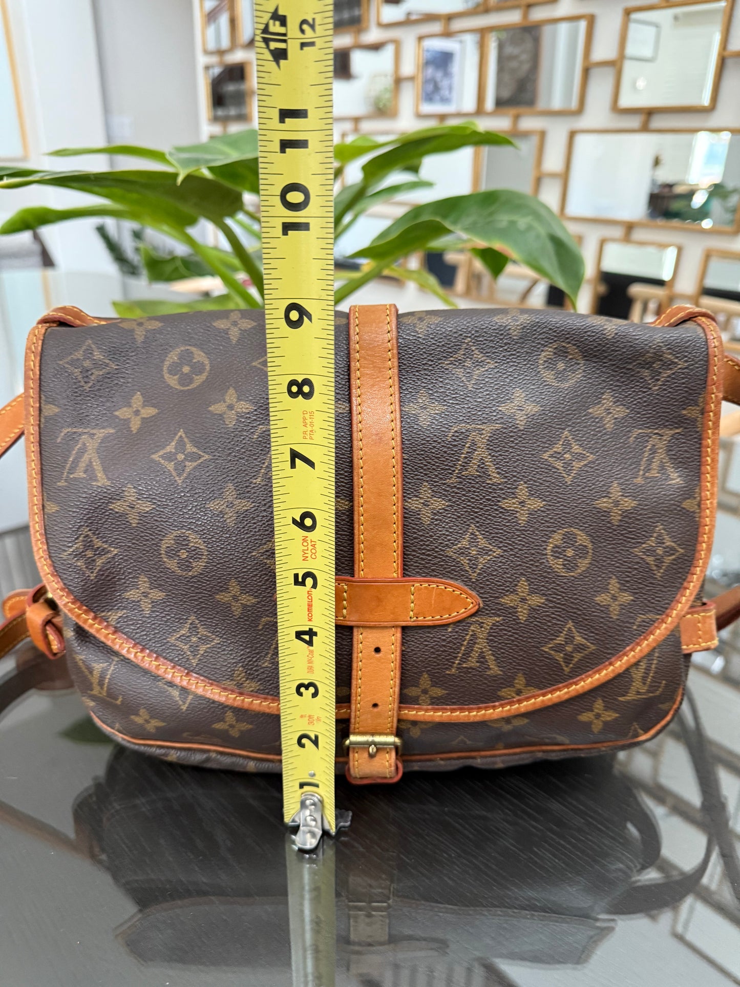 Saumur 30 Crossbody -๐๏ธ Year: 1992