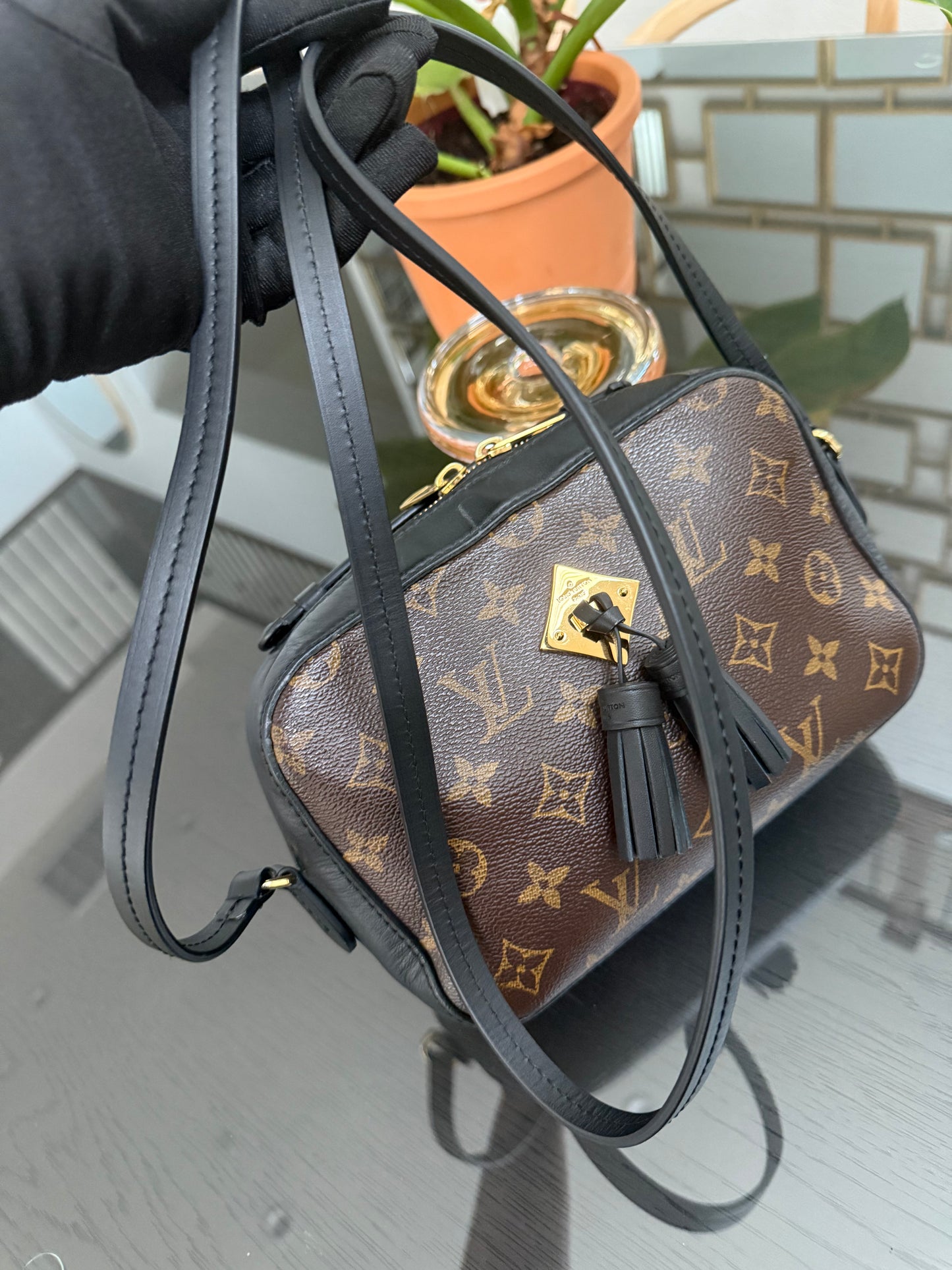 Saintonge Monogram Noir Crossbody -🗓️ Year: 2018