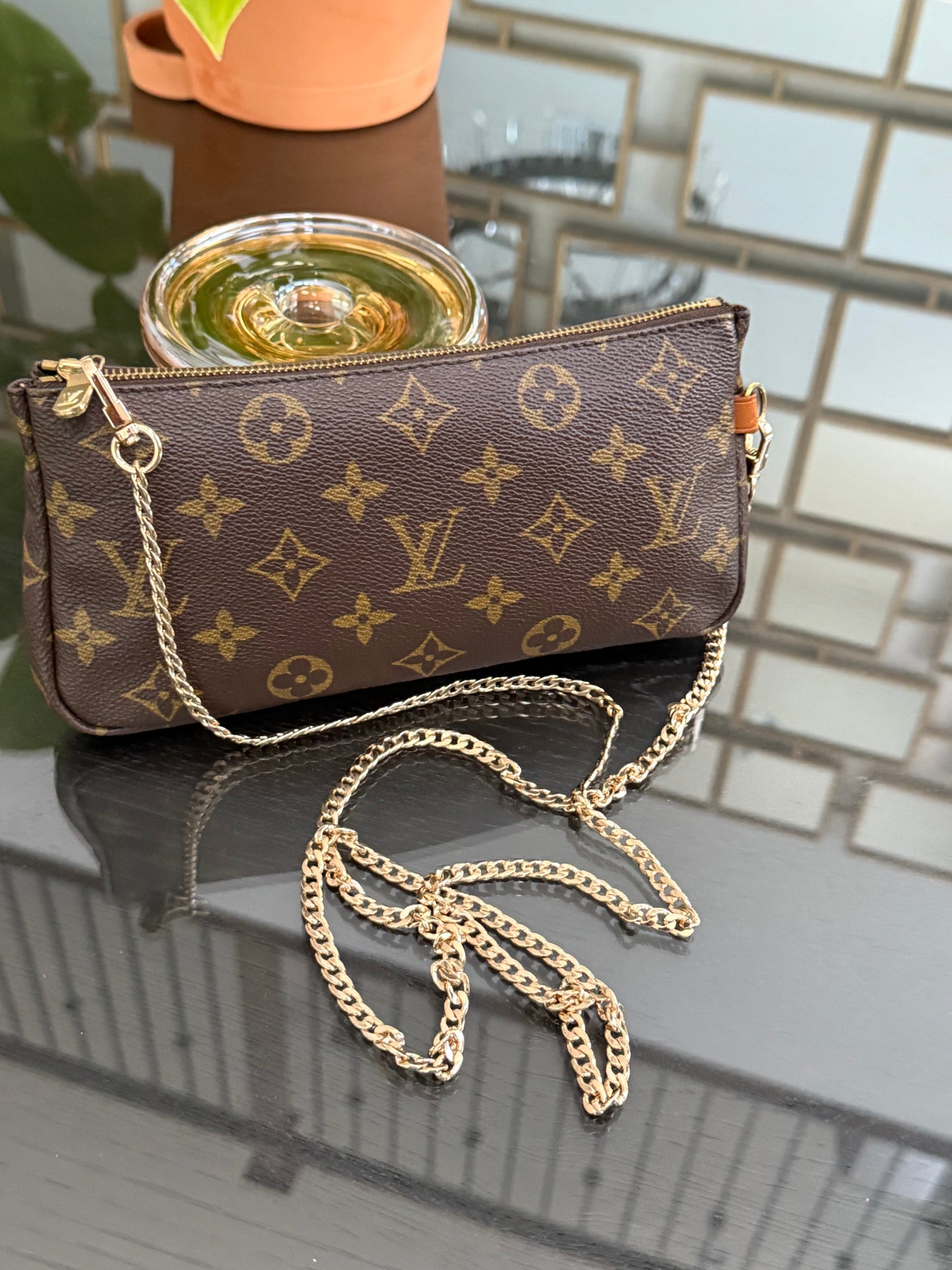 Sac Shopping Pouch with Generic Gold Strap