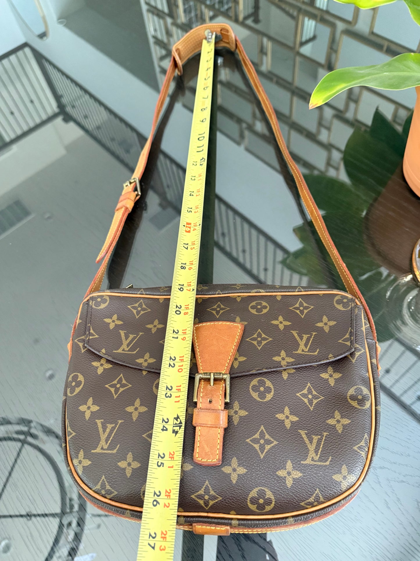 Jeaunefille GM Crossbody 🗓️ Year: 1990