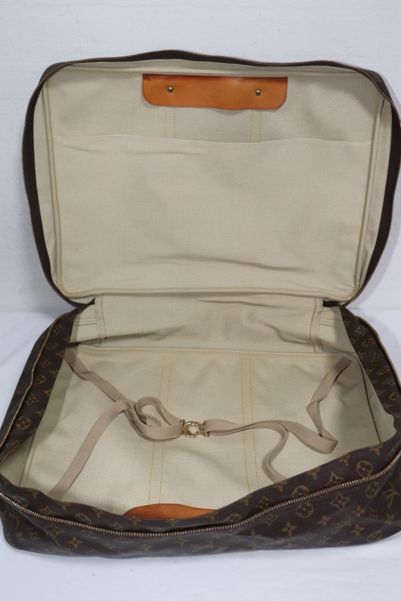 Sirius 50 Soft Suitcase Luggage - π
Year: 1994