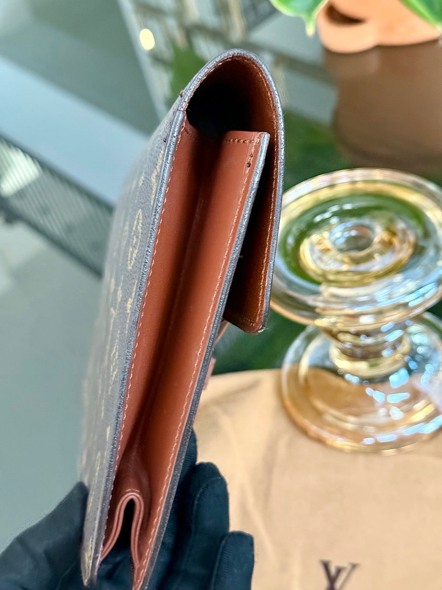 Chaillot Clutch w/ Dustbag 🗓️ Year: 1987