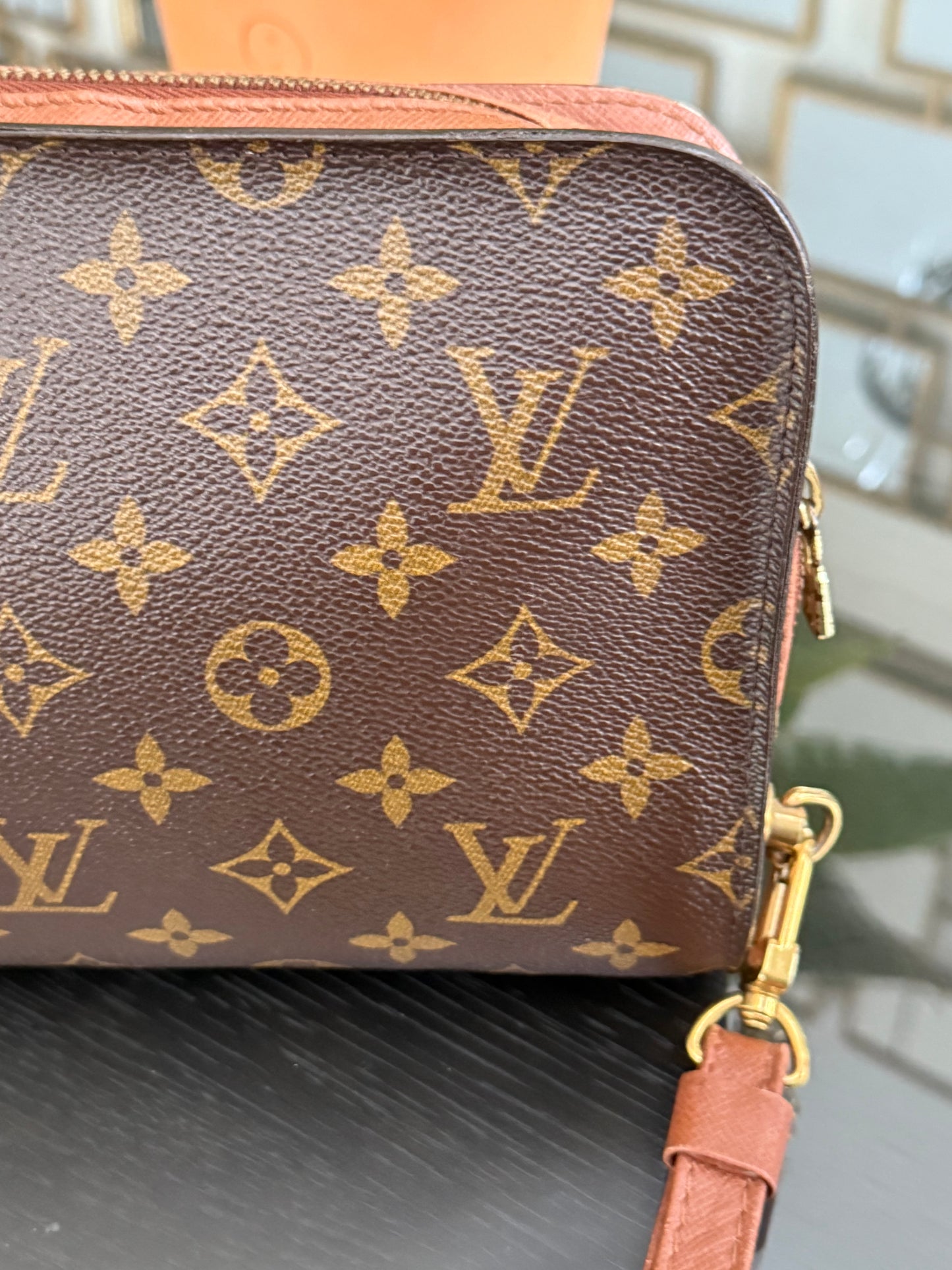 Orsay Clutch
๐๏ธ Year: 1993