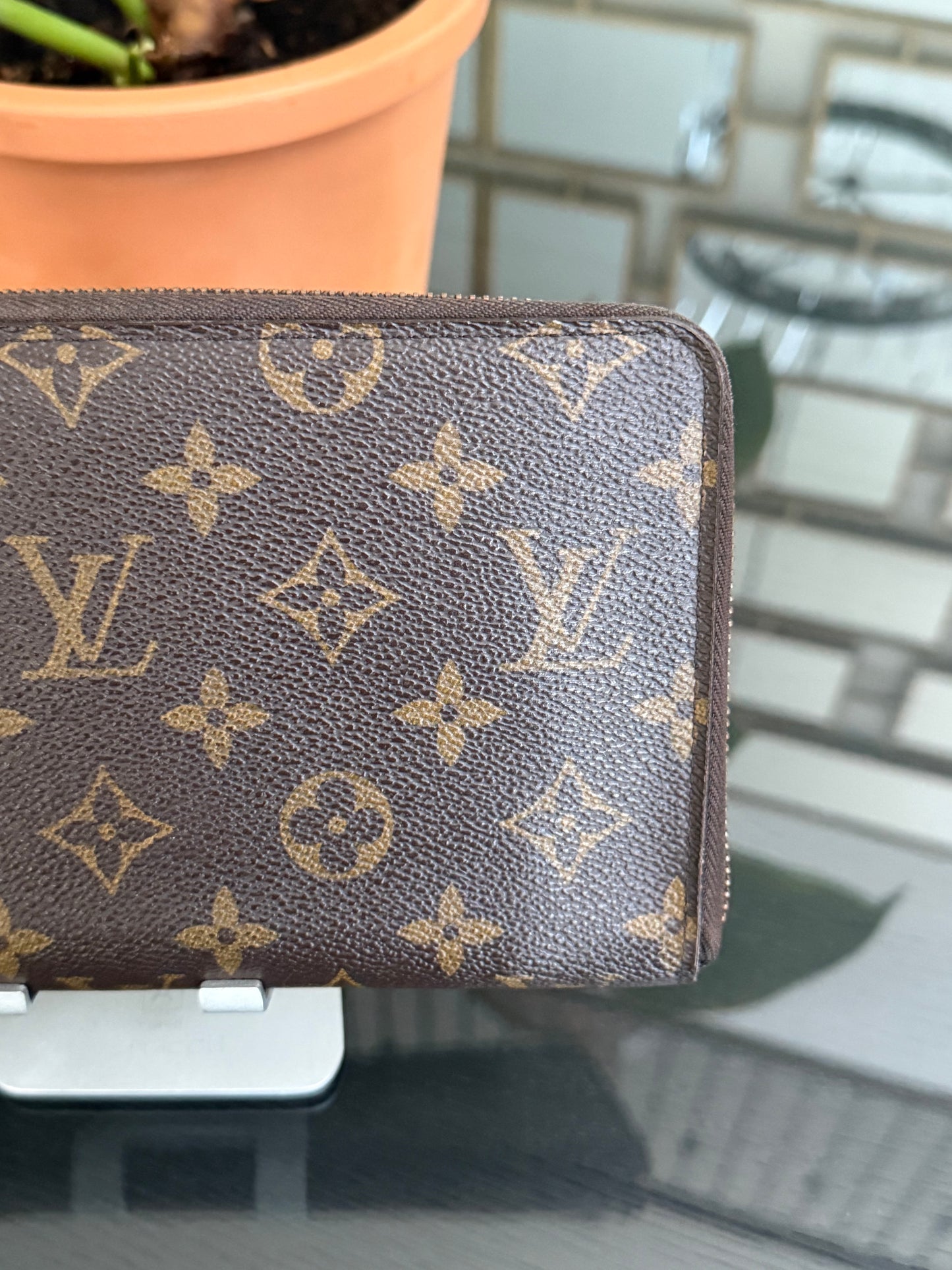 Monogram Zippy Wallet Organizer with box and Paper bag 🗓️ Year: 2017