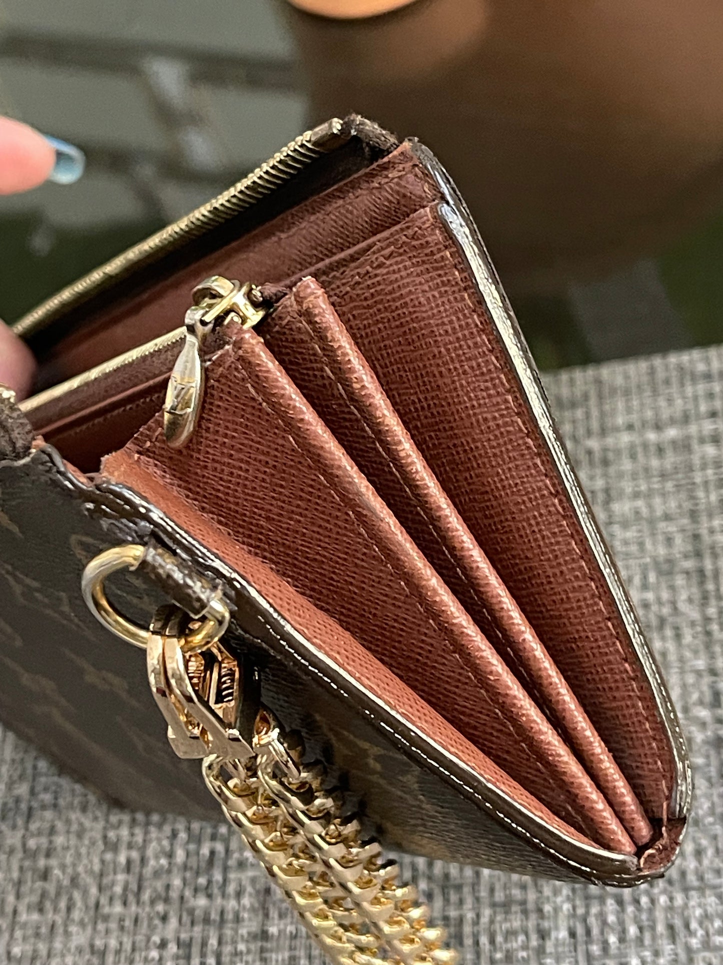 Monogram Astrid Wallet w/ generic wrist strap - ๐
Year: 2008