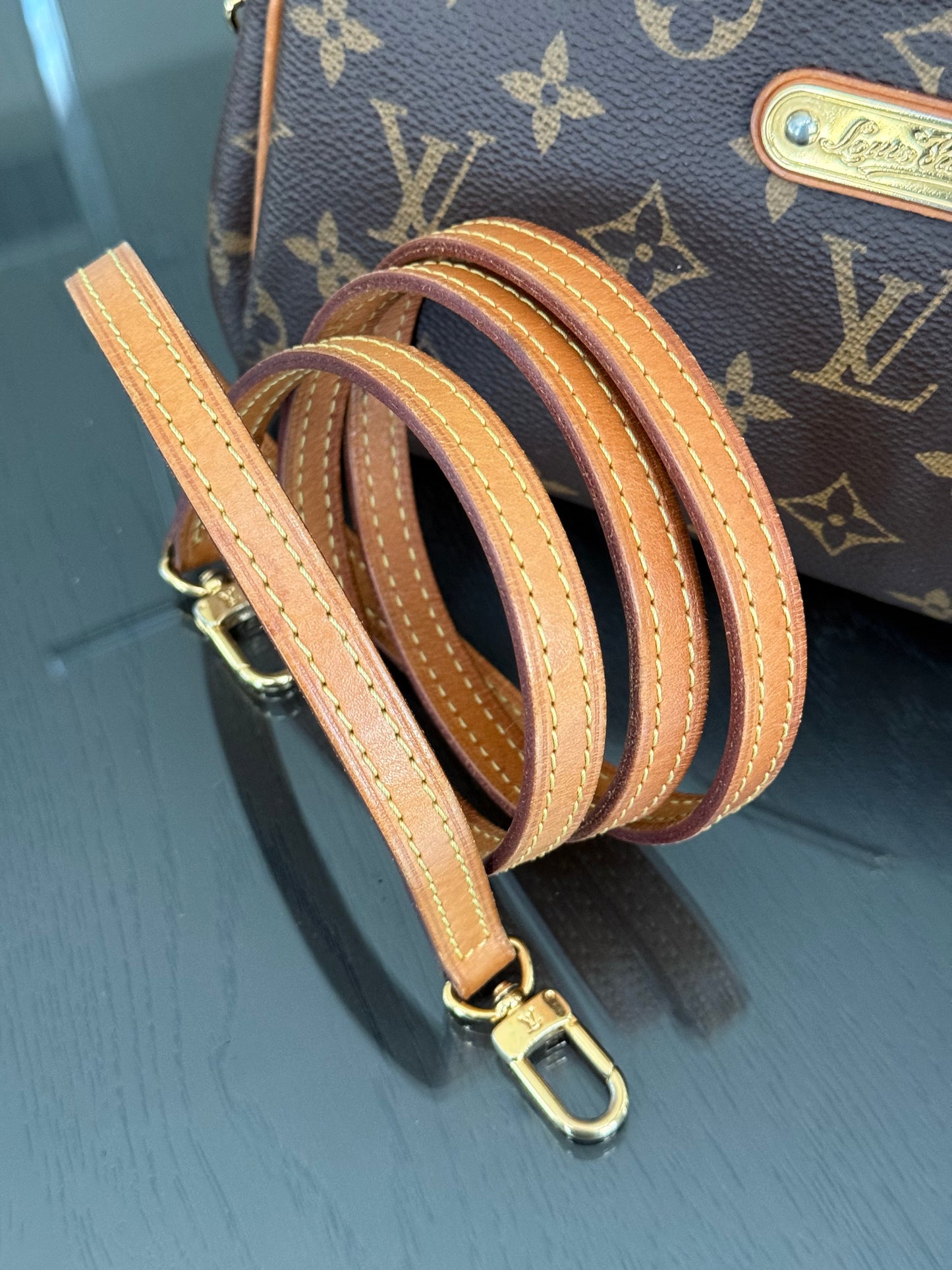 Eva Clutch with Dustbag- ๐๏ธ Year: 2015