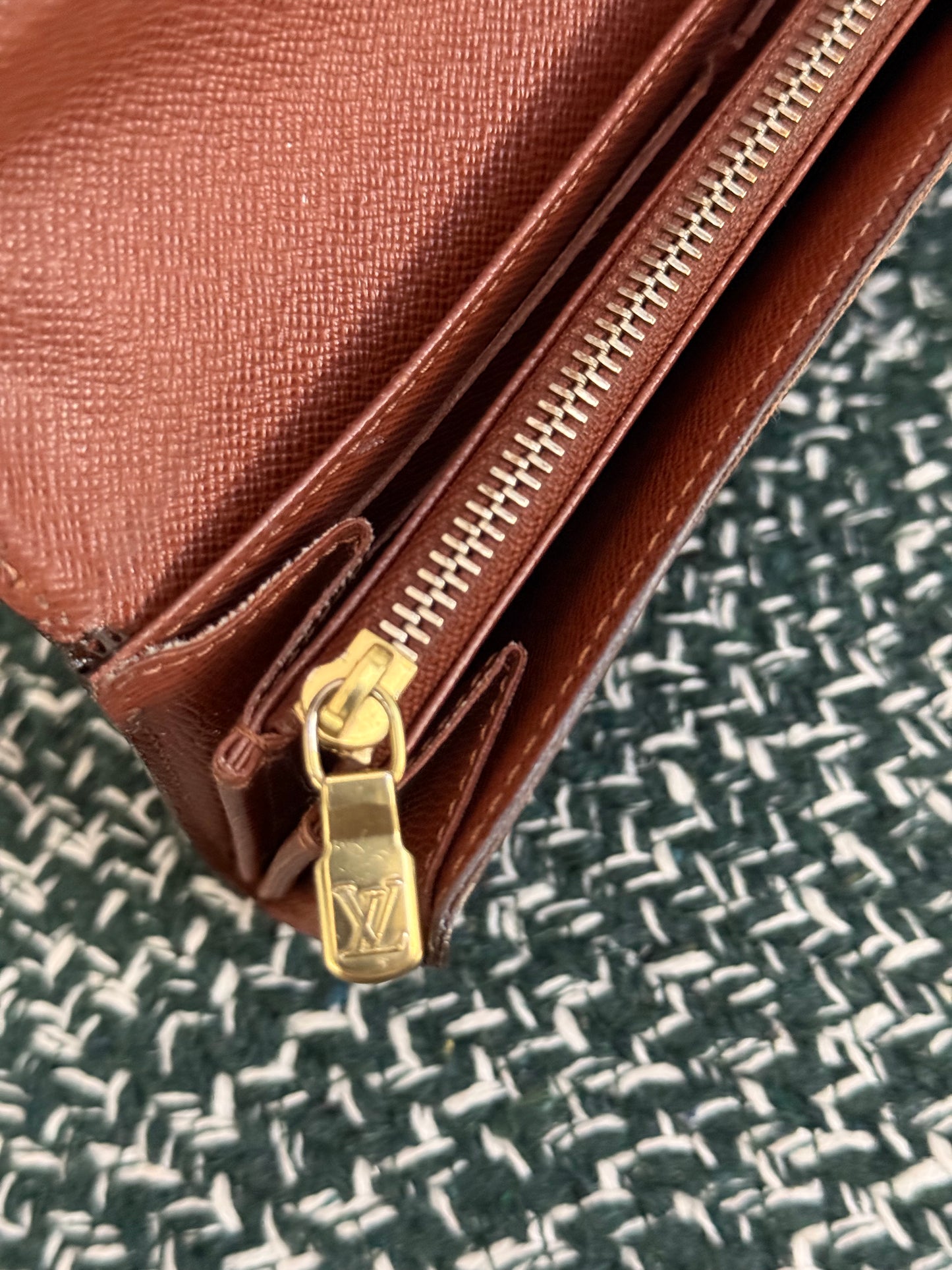 Sarah Wallet in Monogram with 10 Cardholders 🗓️ Year: 2012