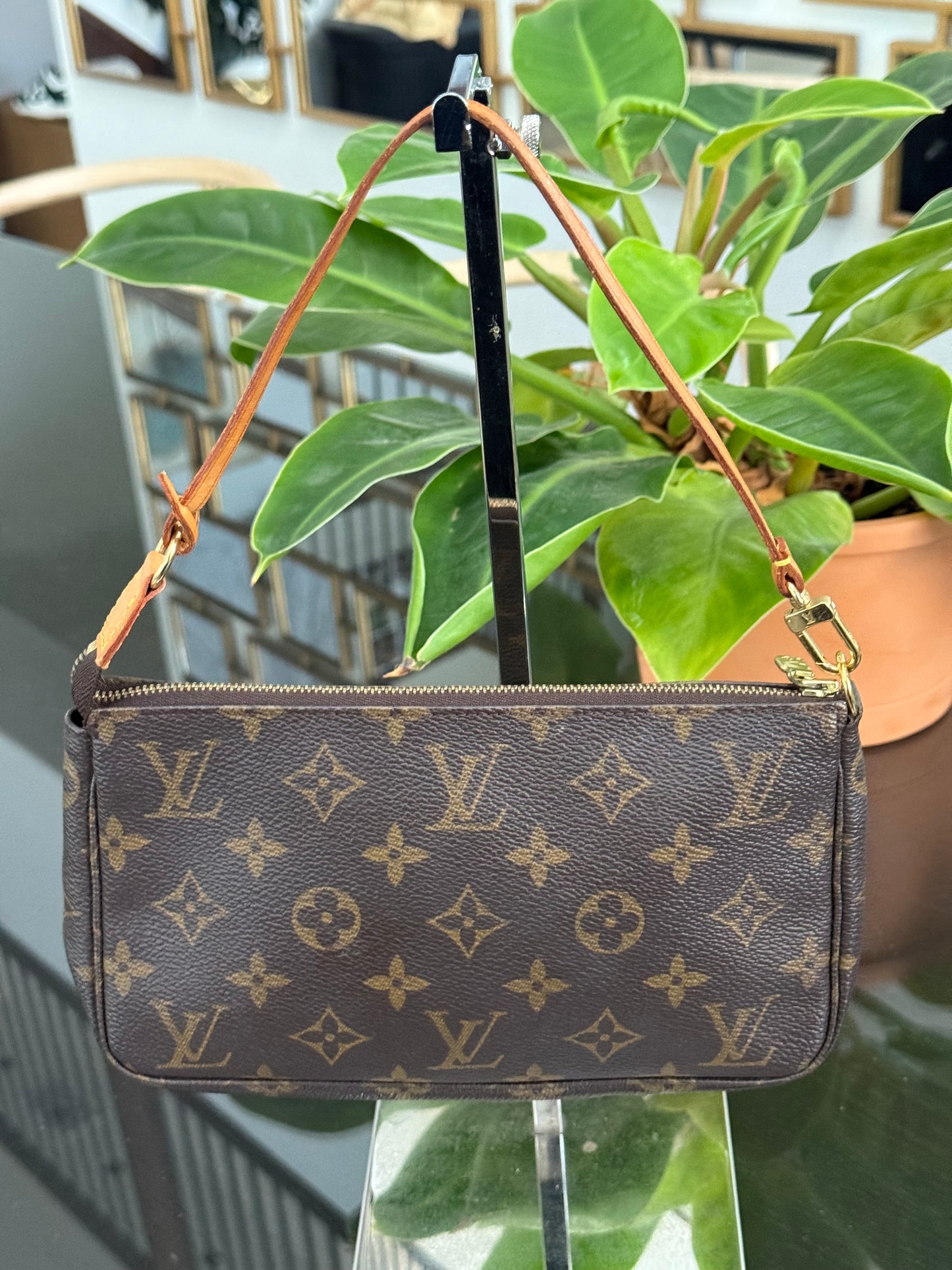 Pochette Accessories - ๐
Year: 2002