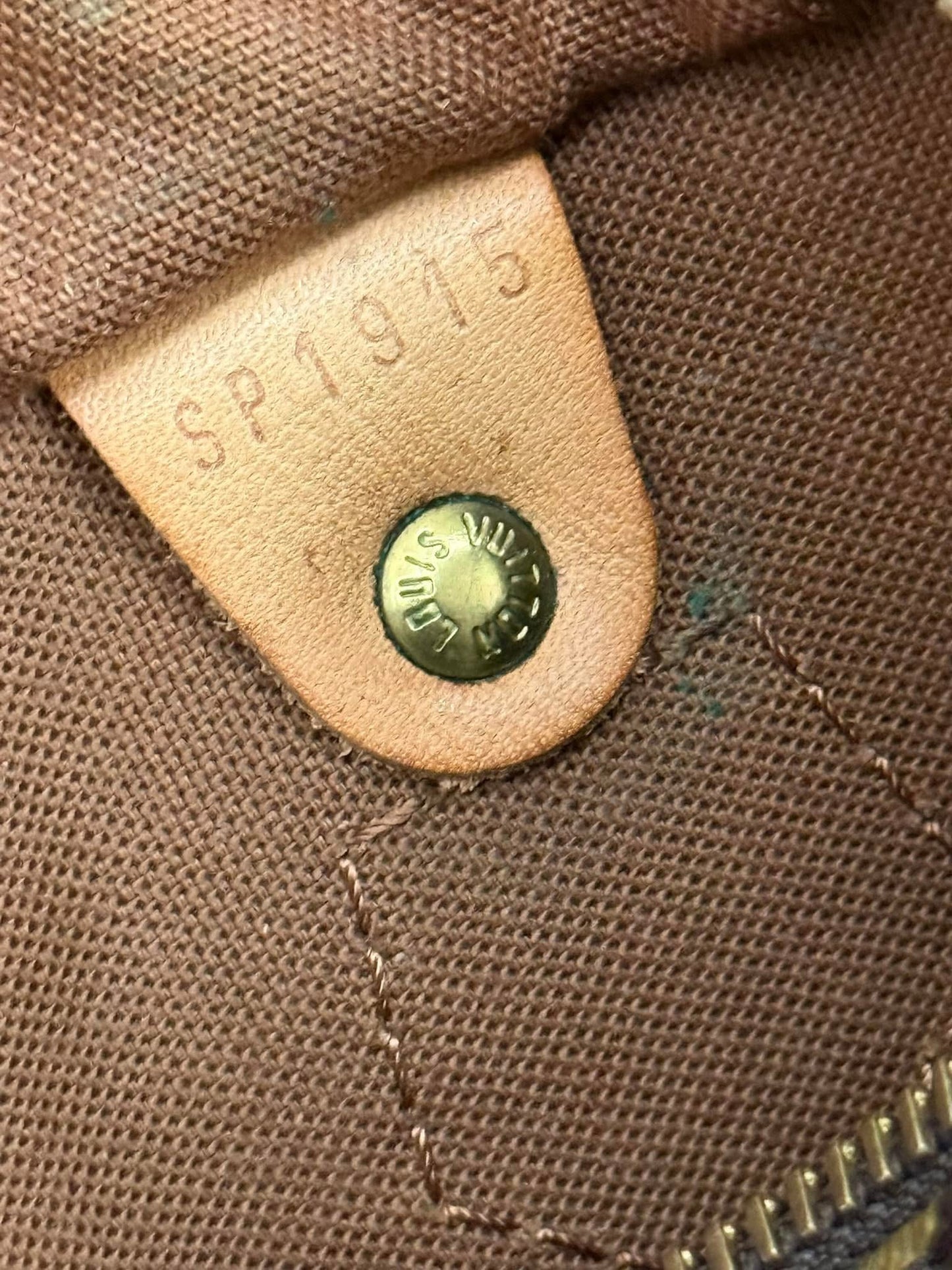 Speedy 30 with π Lock & Key - π
Year: 1995