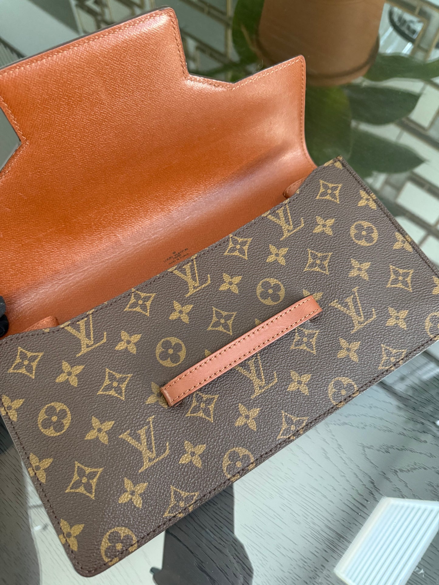 Chaillot Clutch w/ Dustbag 🗓️ Year: 1987