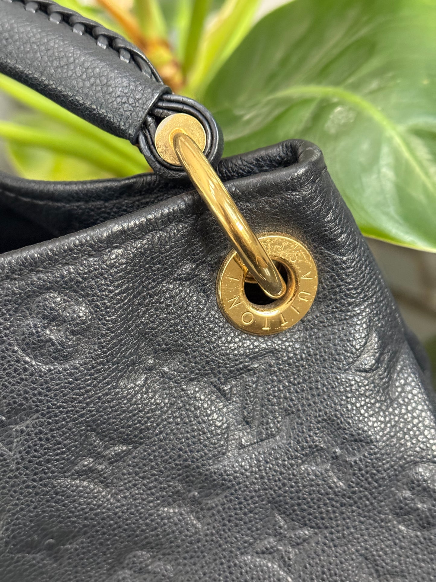 Artsy MM Empriente in Black with Dustbag and Insert Organizer - ๐
Year: 2015